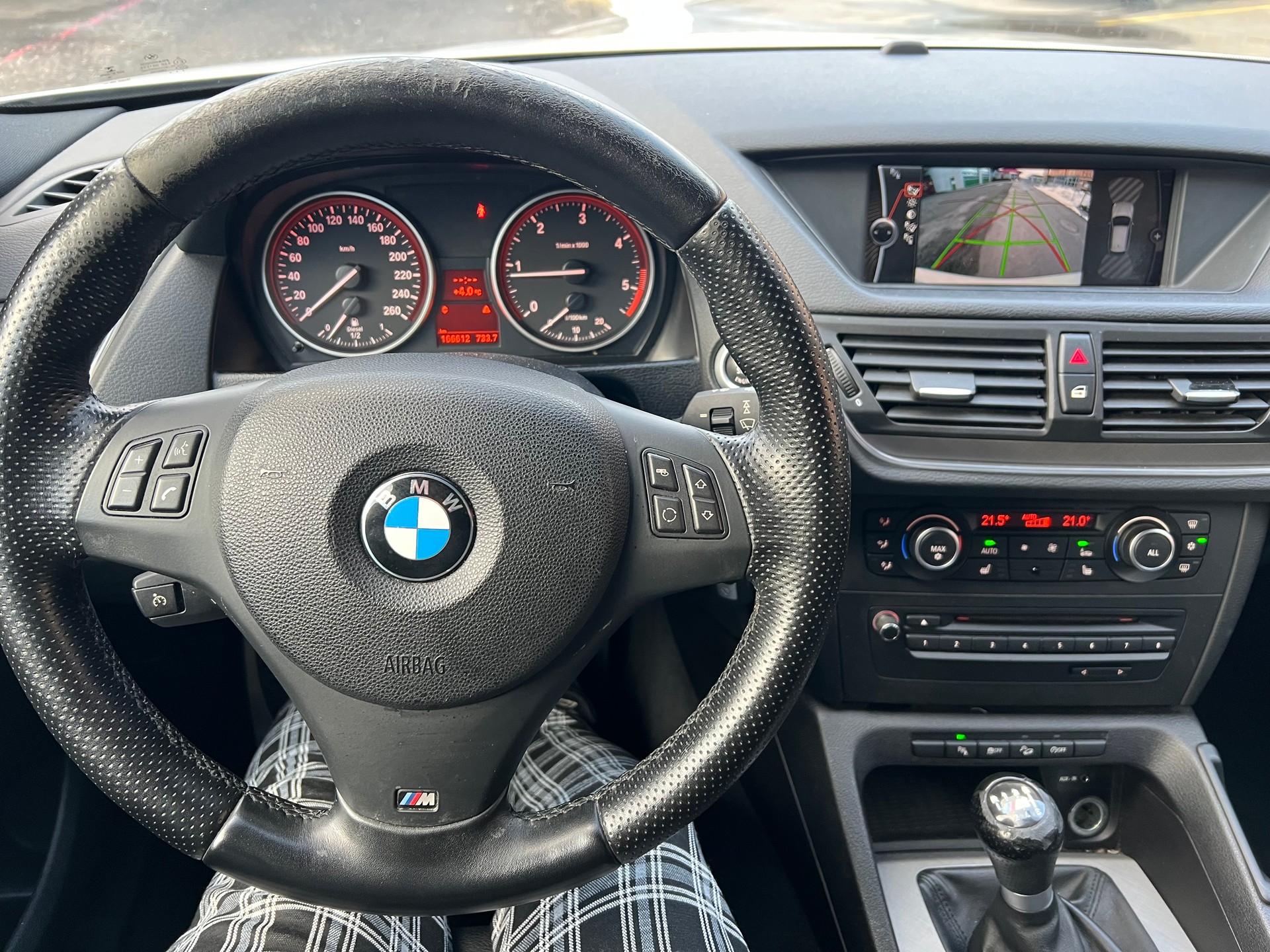 BMW X1 xDrive 18d-image-14