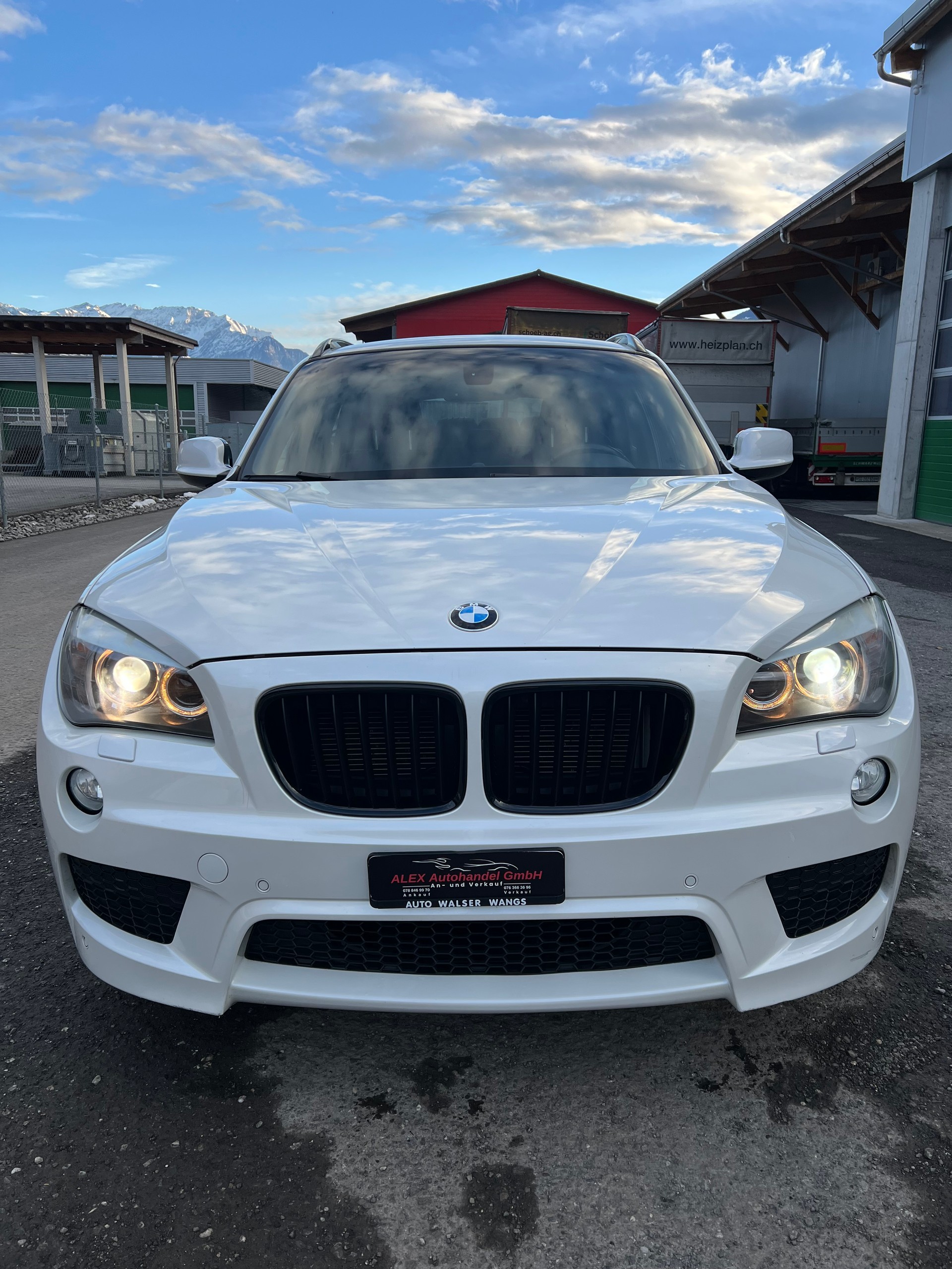 BMW X1 xDrive 18d-image-1