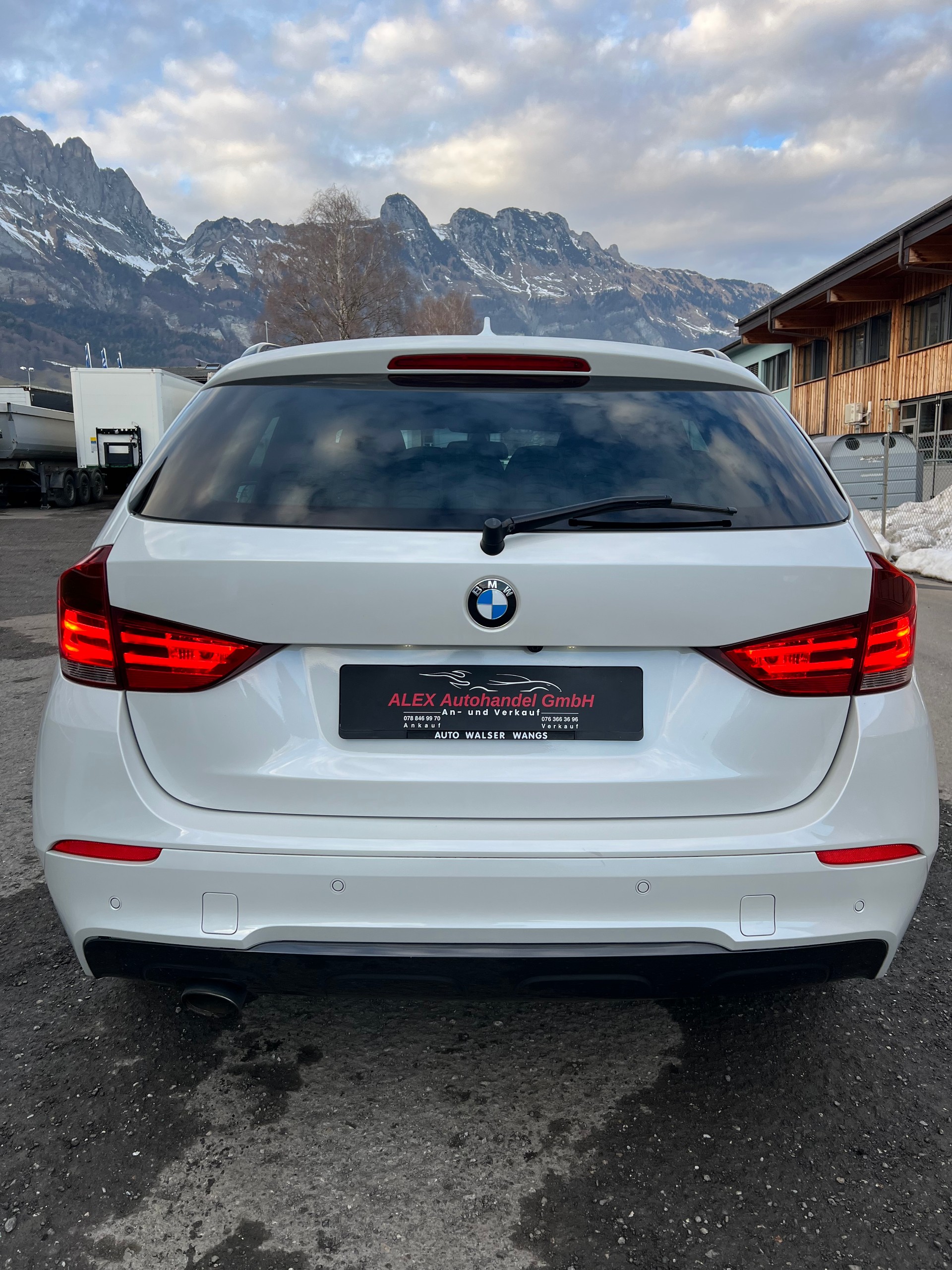 BMW X1 xDrive 18d-image-4