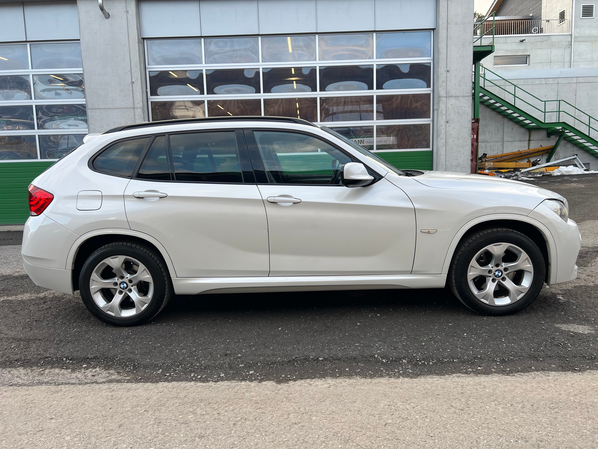 BMW X1 xDrive 18d-image-6