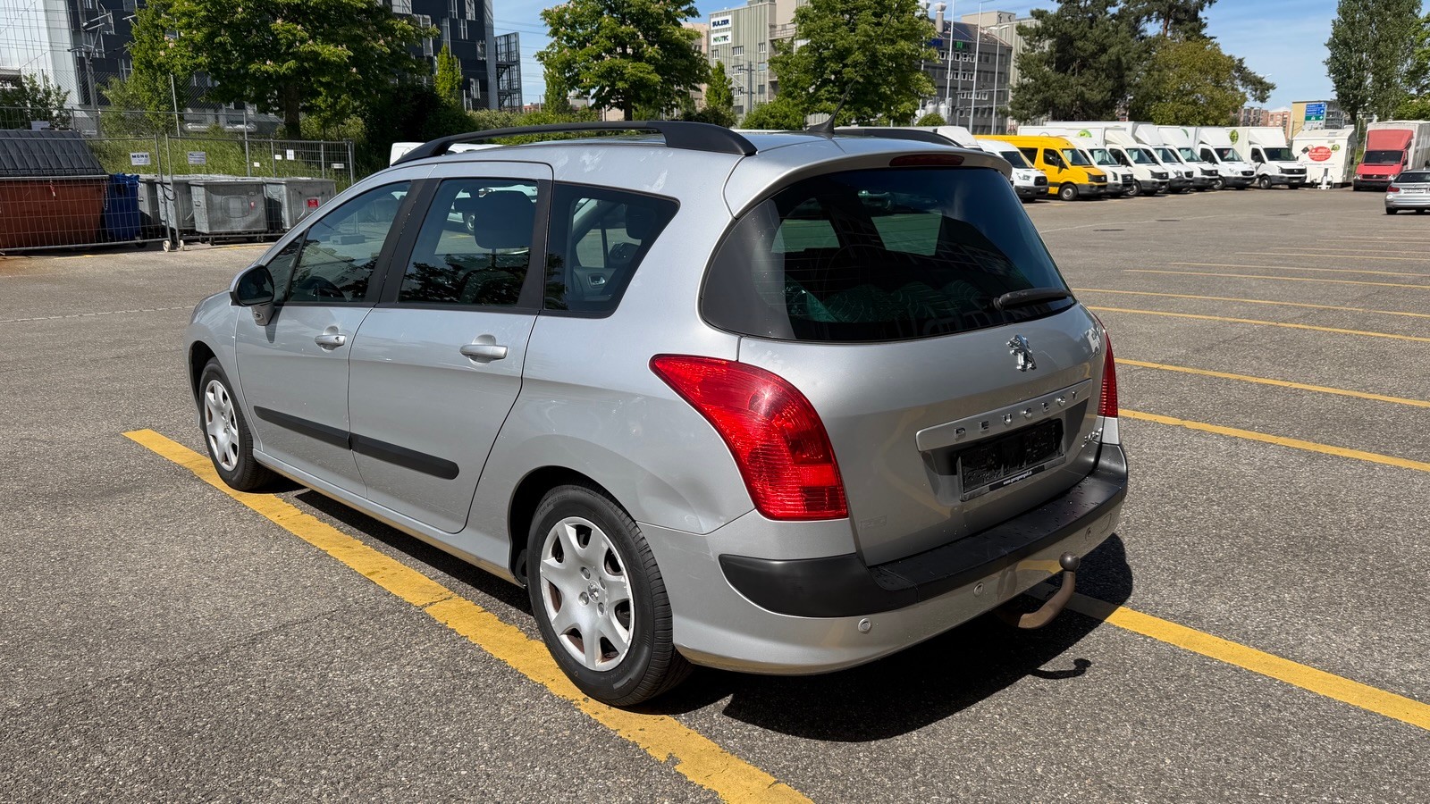 PEUGEOT 308 SW 1.6 HDI-image-1