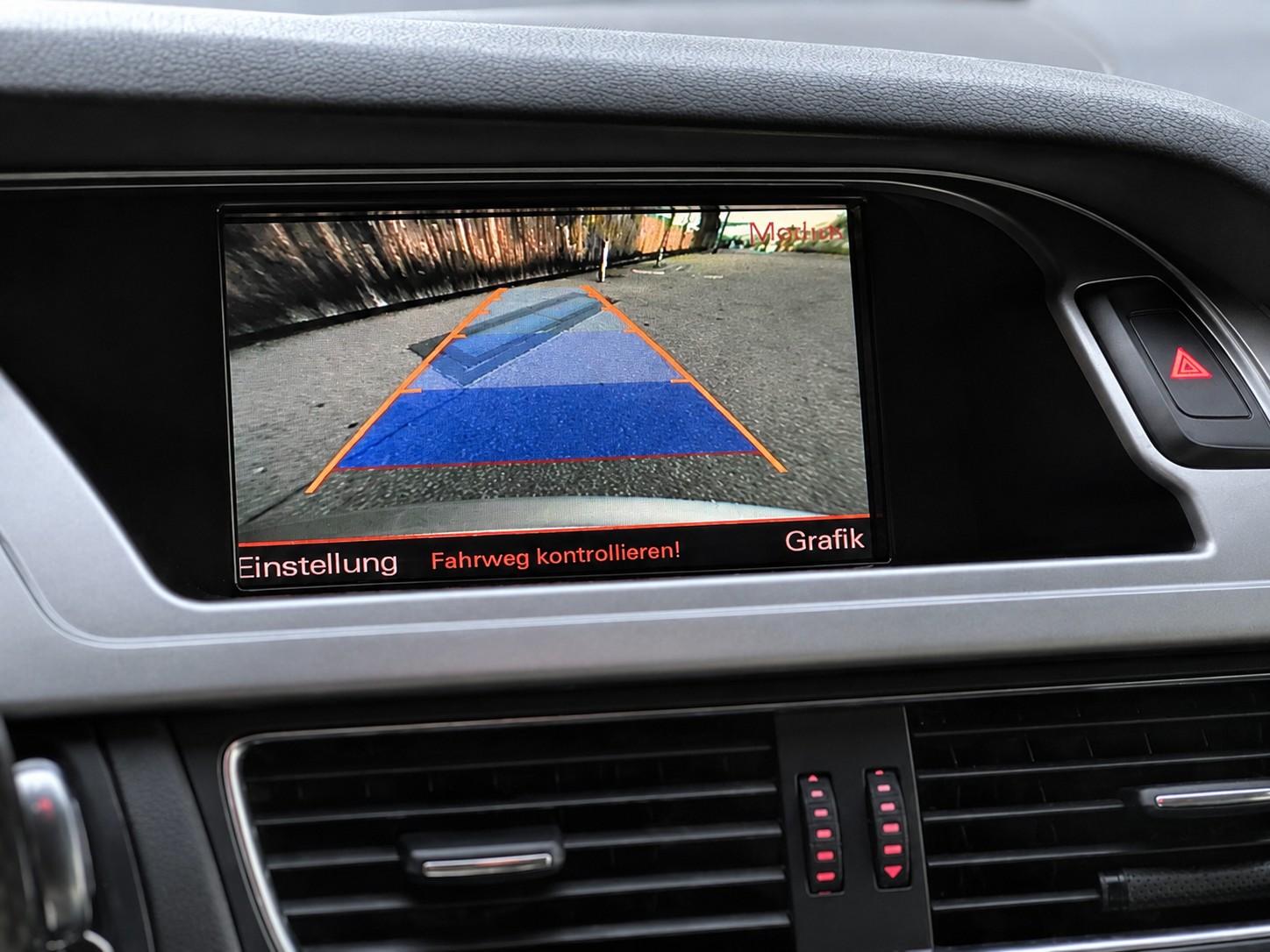 AUDI A4 Limousine 3.2 FSI quattro tiptronic-image-13