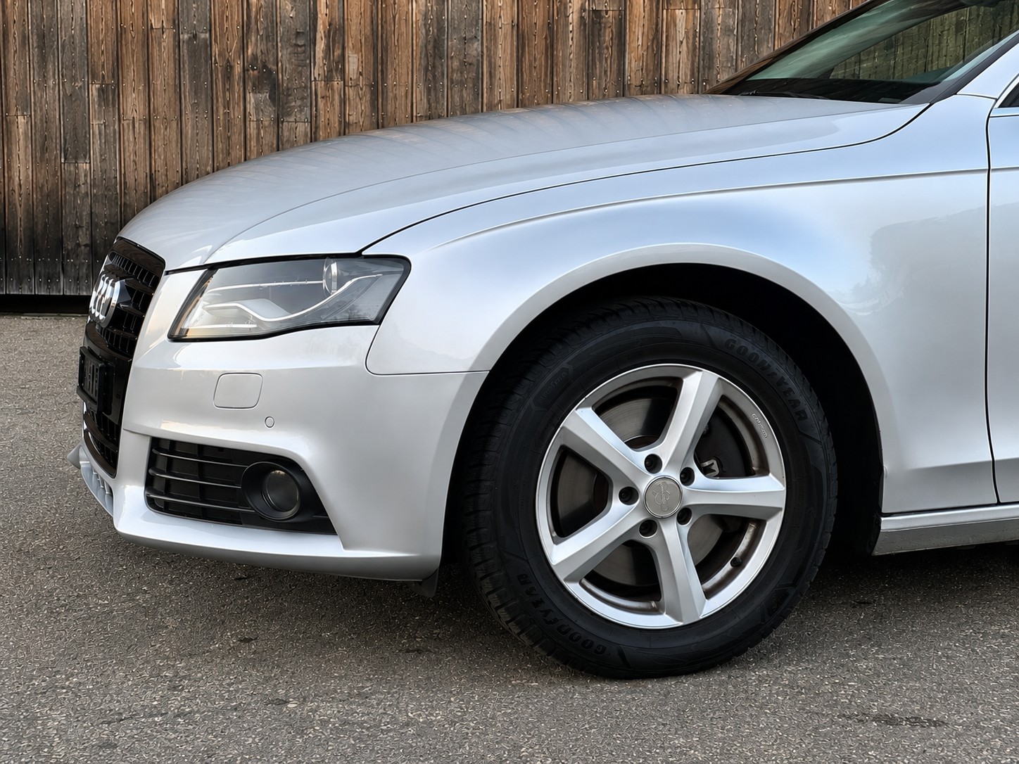 AUDI A4 Limousine 3.2 FSI quattro tiptronic-image-18