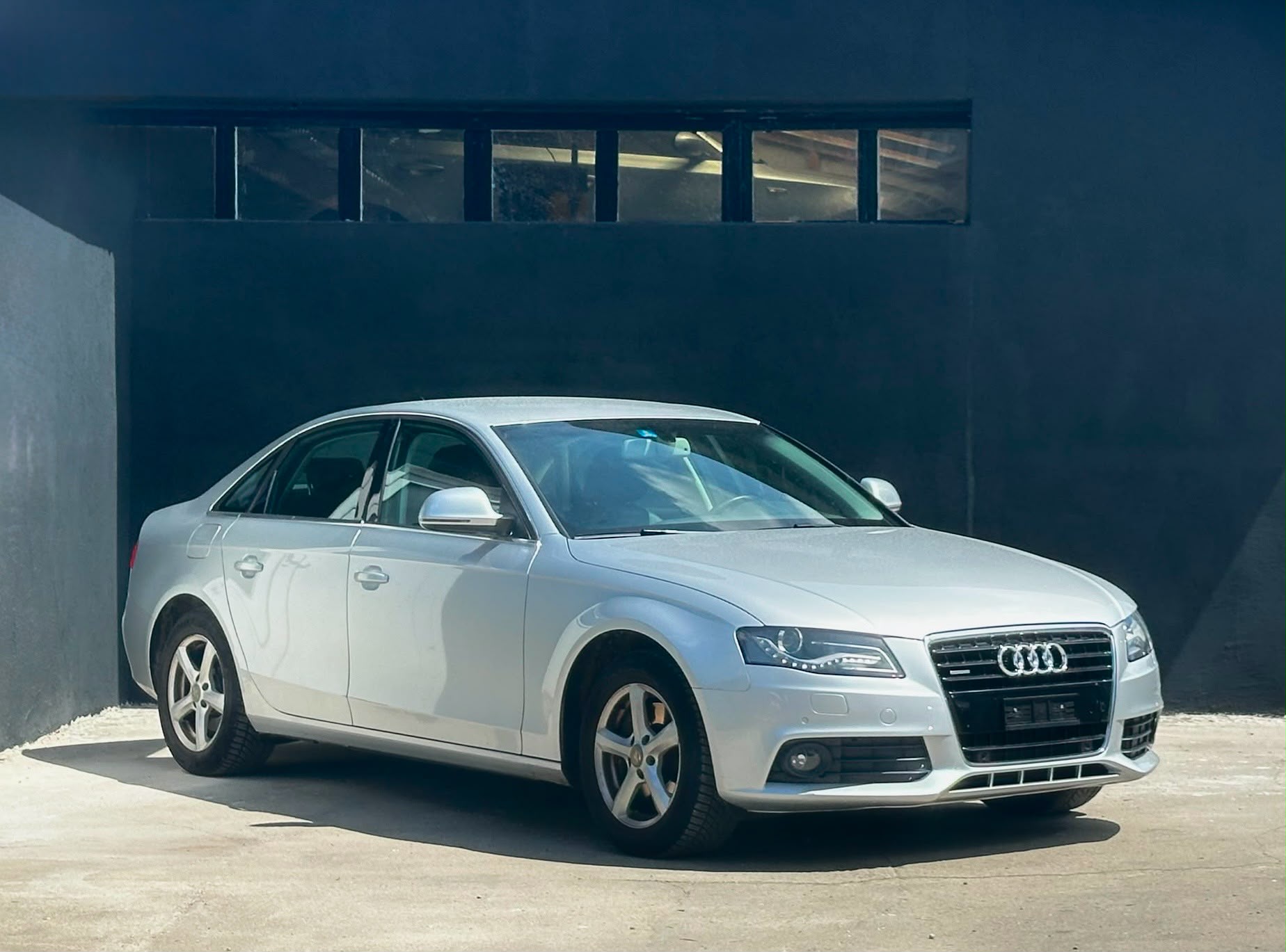 AUDI A4 Limousine 3.2 FSI quattro tiptronic-image-5