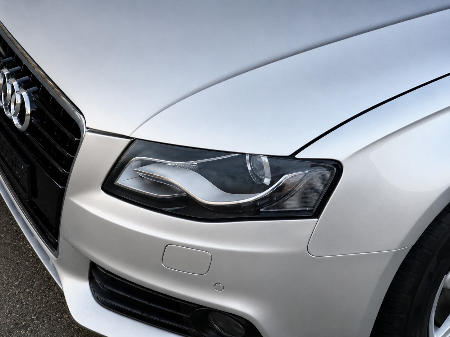 AUDI A4 Limousine 3.2 FSI quattro tiptronic-image-17