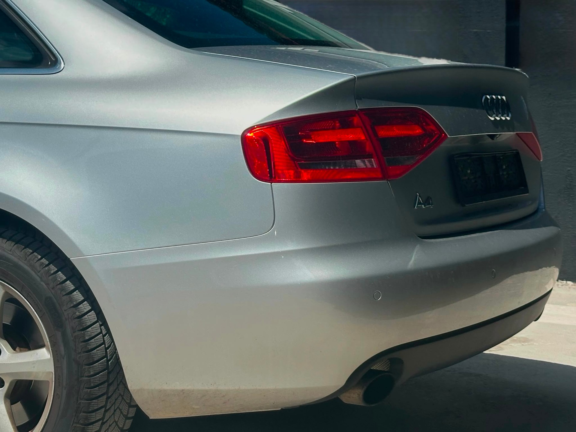 AUDI A4 Limousine 3.2 FSI quattro tiptronic-image-14