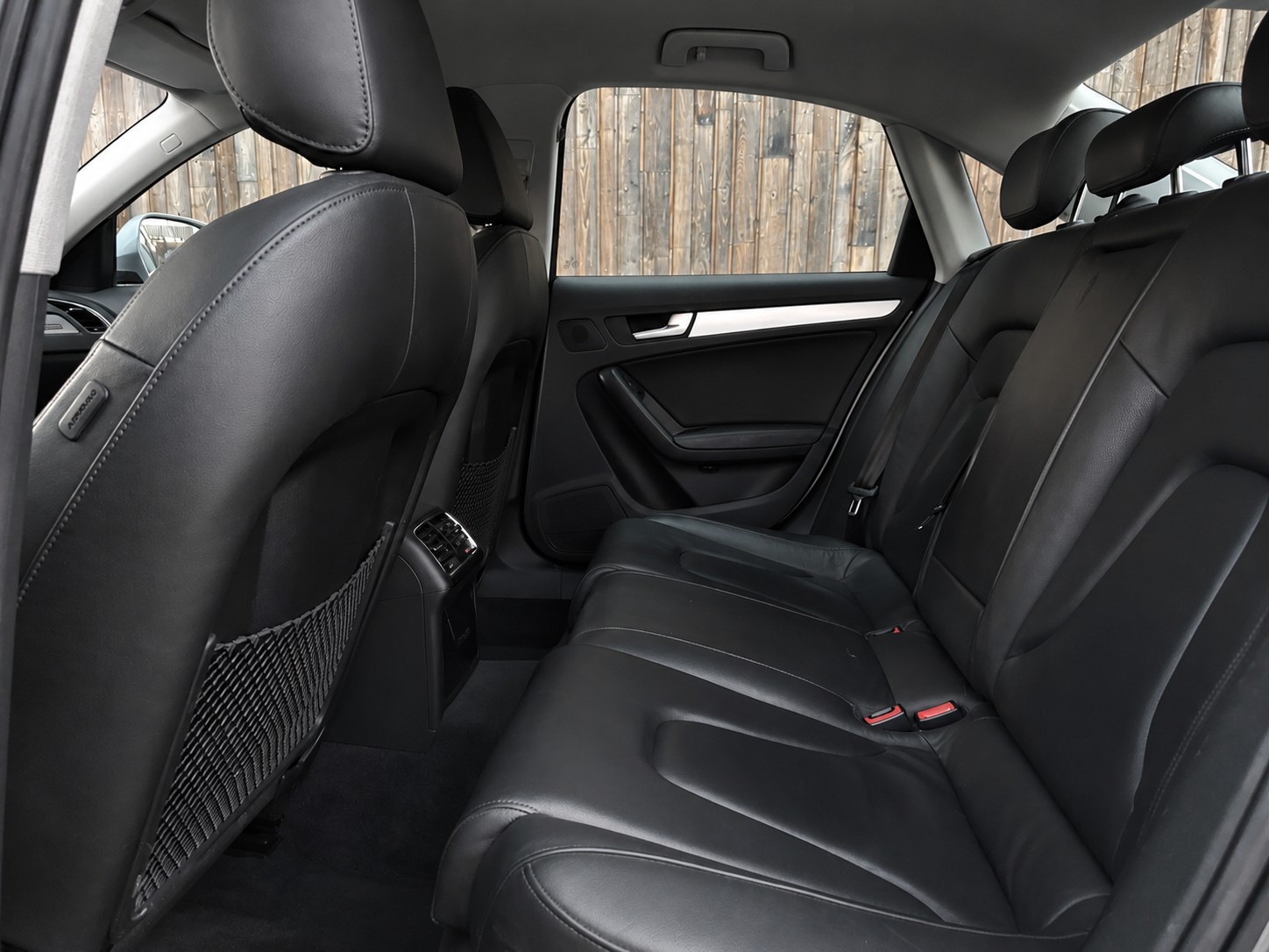 AUDI A4 Limousine 3.2 FSI quattro tiptronic-image-9