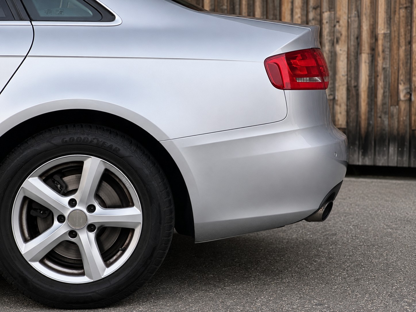 AUDI A4 Limousine 3.2 FSI quattro tiptronic-image-19