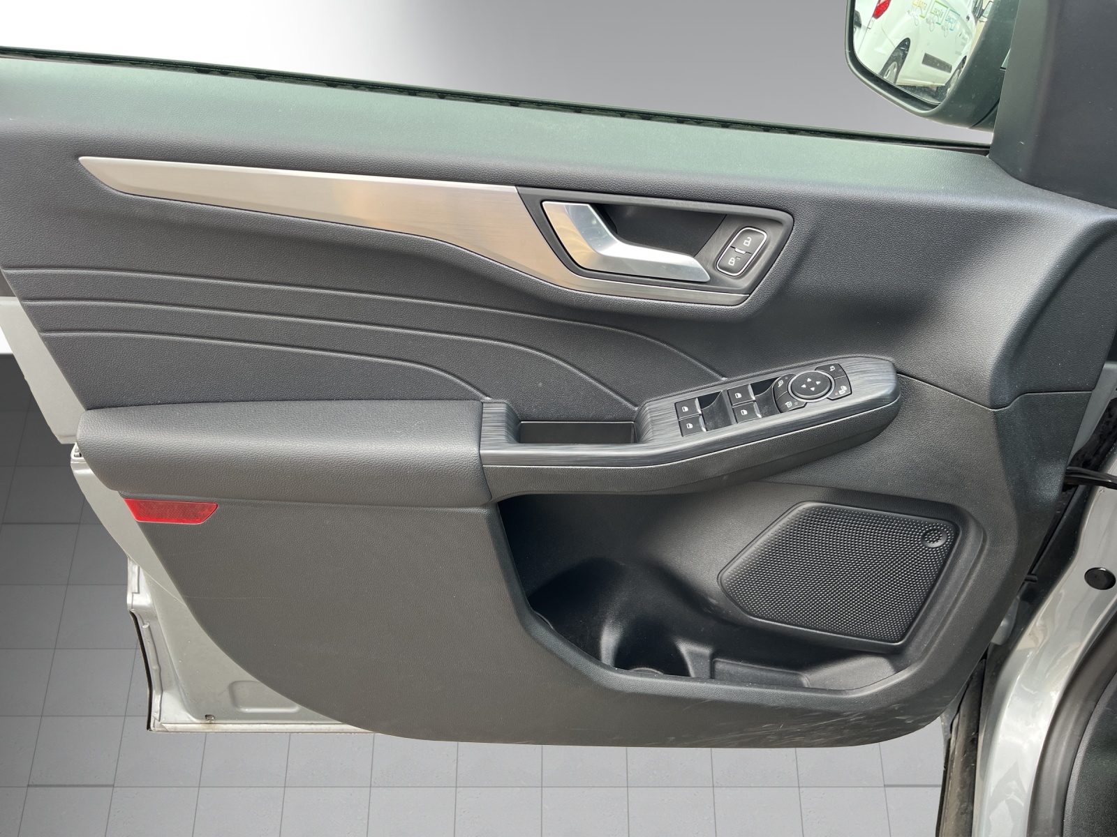 FORD Kuga 2.5 FHEV Titanium X 4WD-image-7