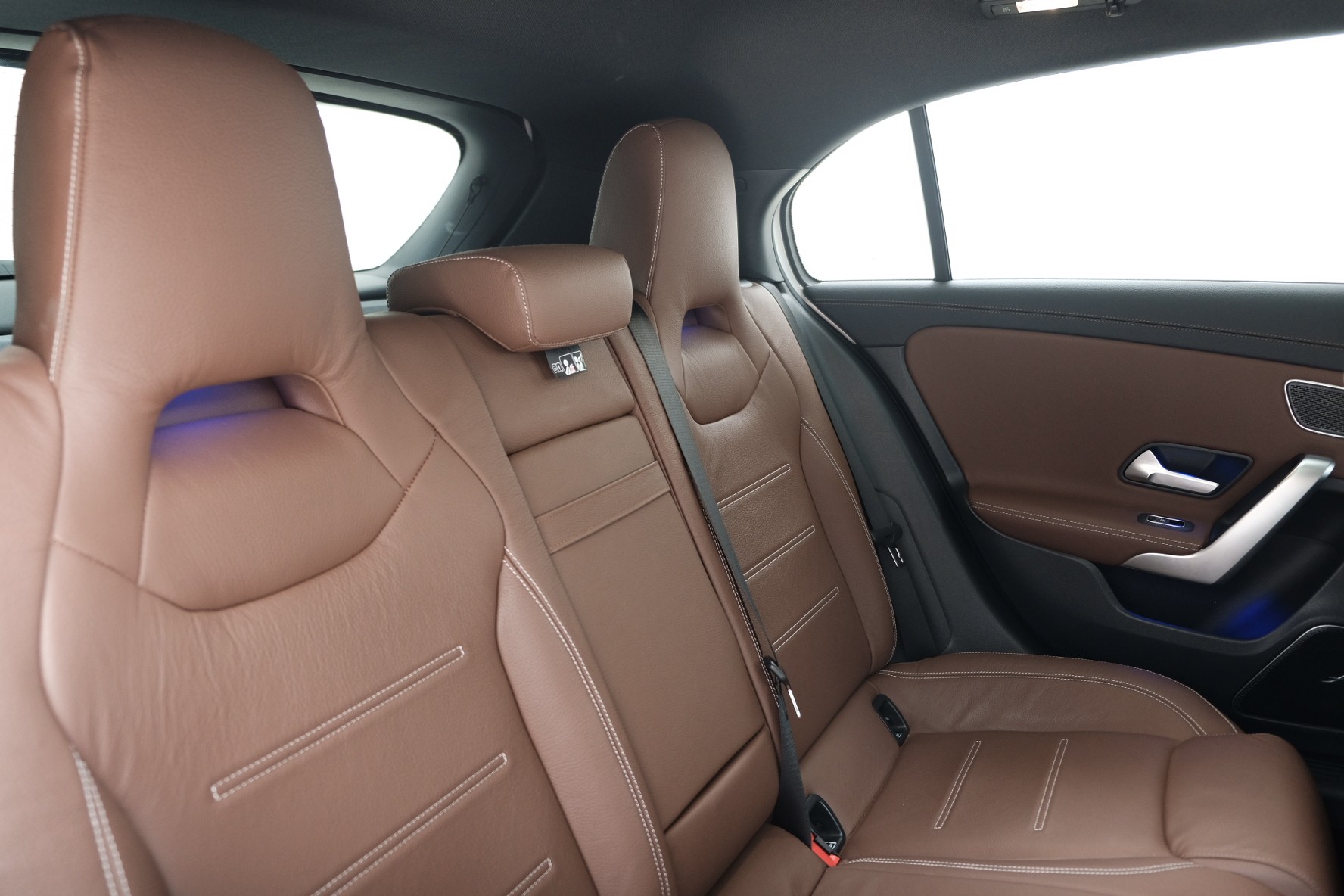 MERCEDES-BENZ A 250 4Matic AMG Line 4Matic 7G-DCT-image-11