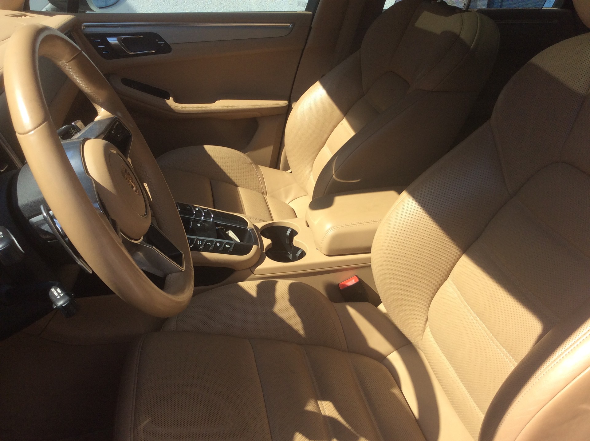 PORSCHE MACAN-image-3