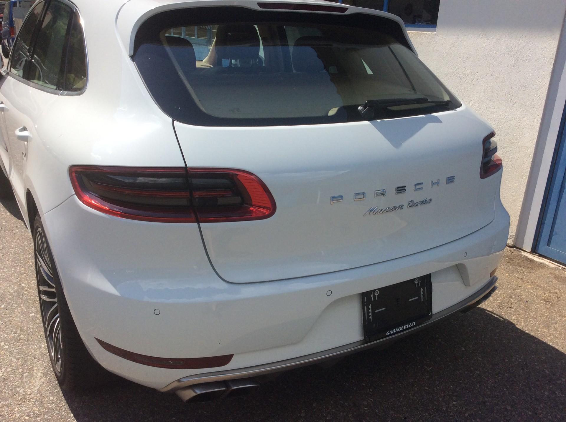 PORSCHE MACAN-image-2