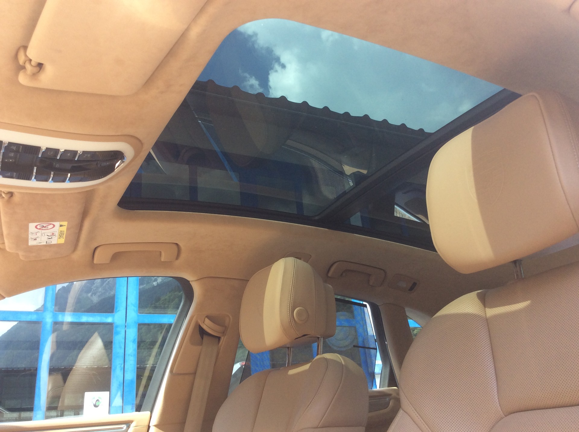 PORSCHE MACAN-image-5