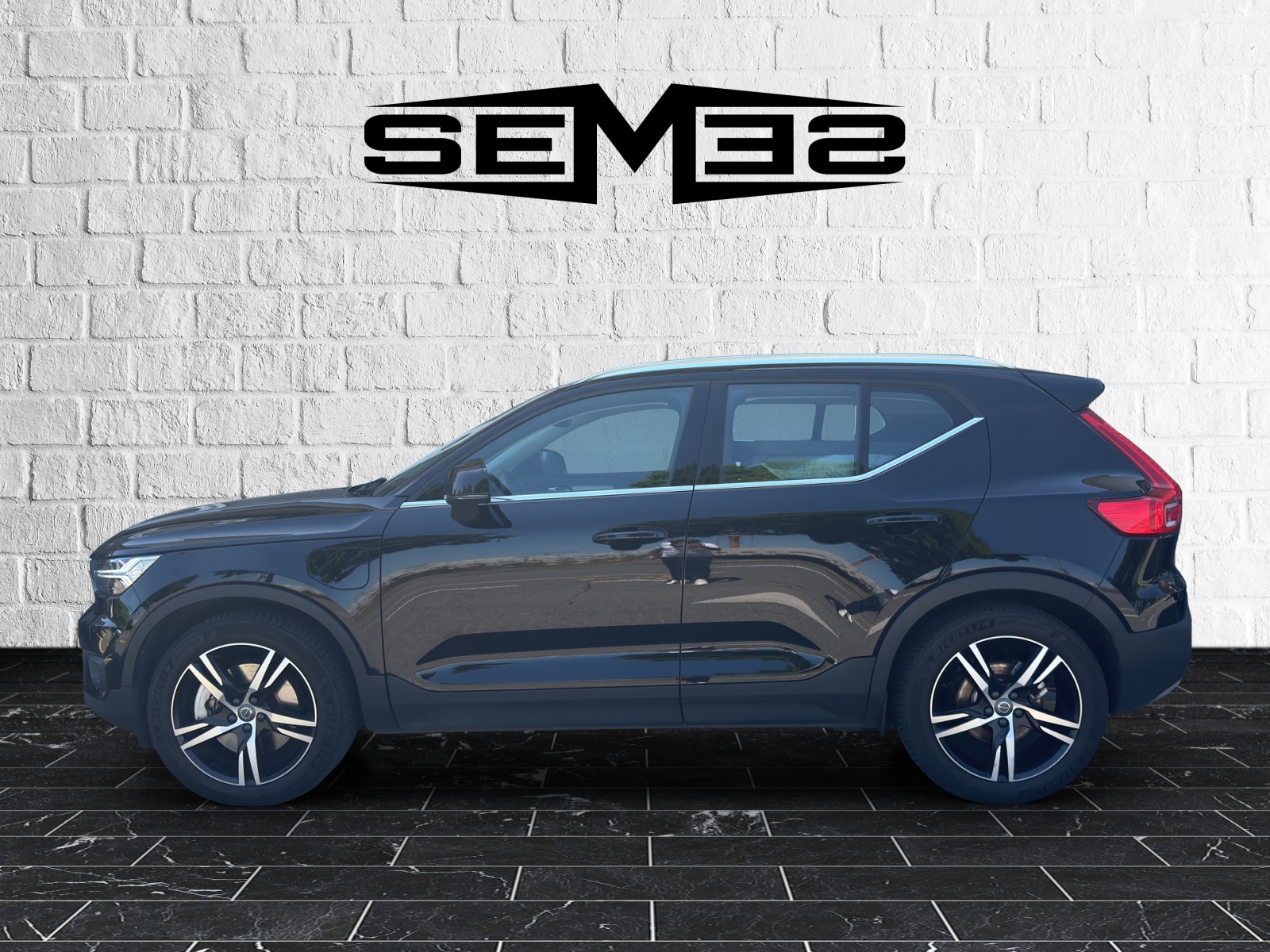 VOLVO XC40 T4 TwE Inscription Expression DCT-image-1