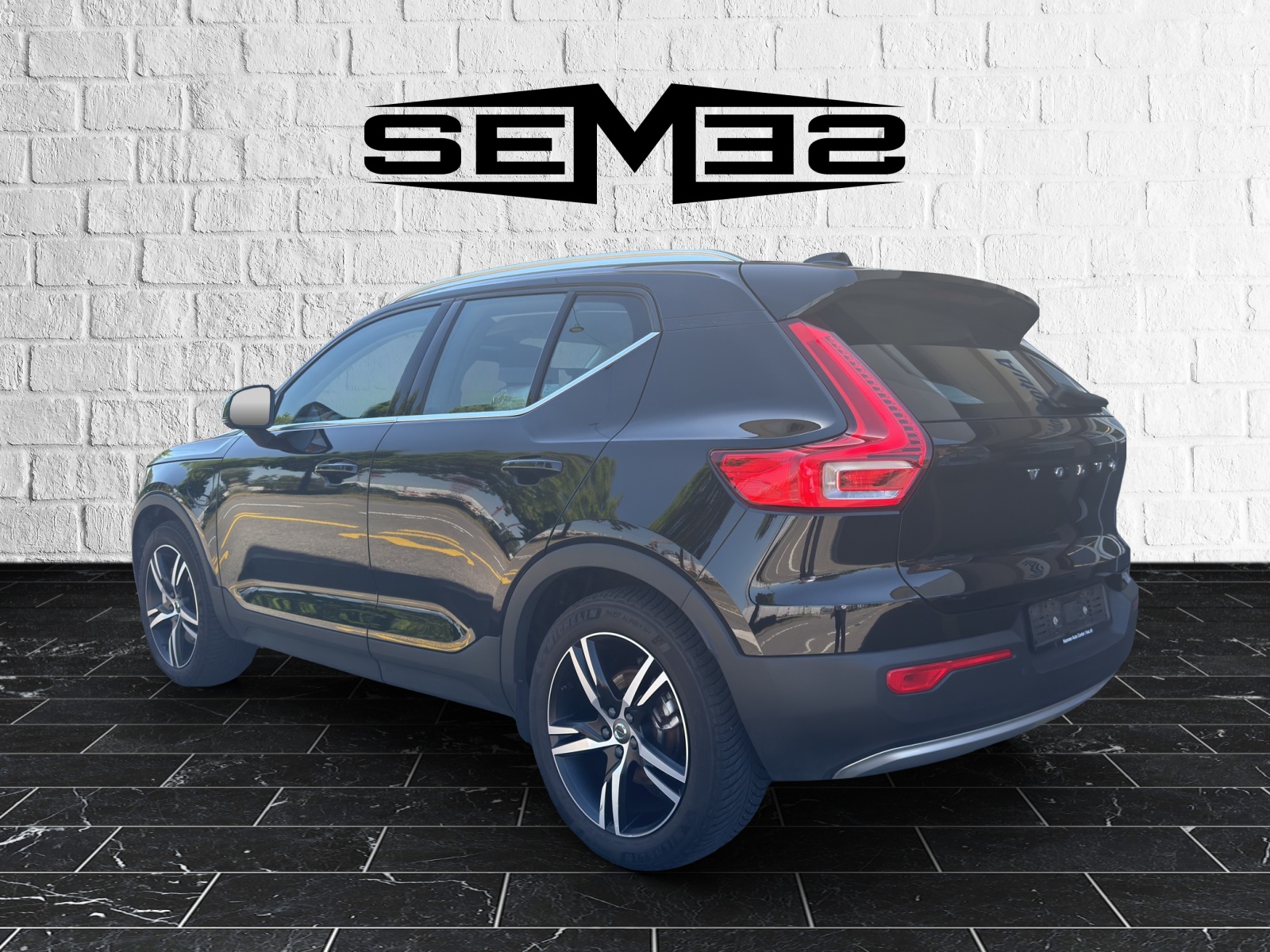 VOLVO XC40 T4 TwE Inscription Expression DCT-image-2