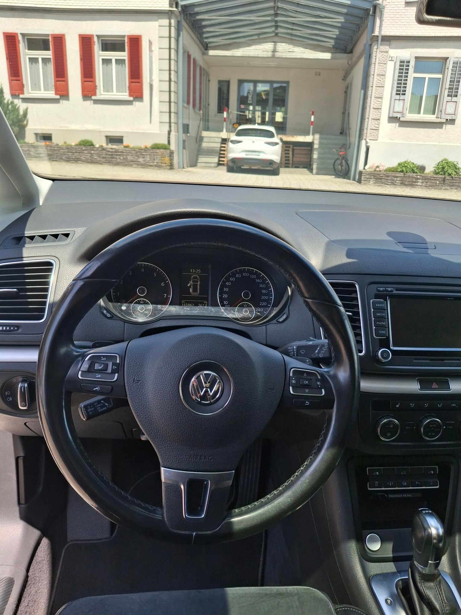 VW Sharan 2.0 TSI Highline DSG-image-11