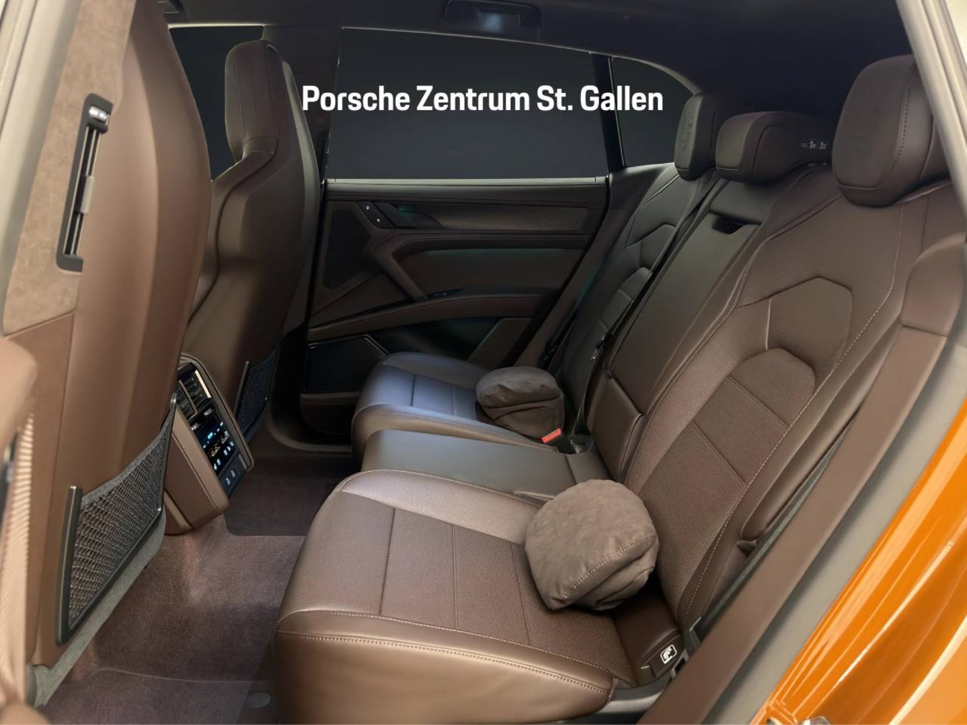 PORSCHE Cayenne Turbo Electric-image-19