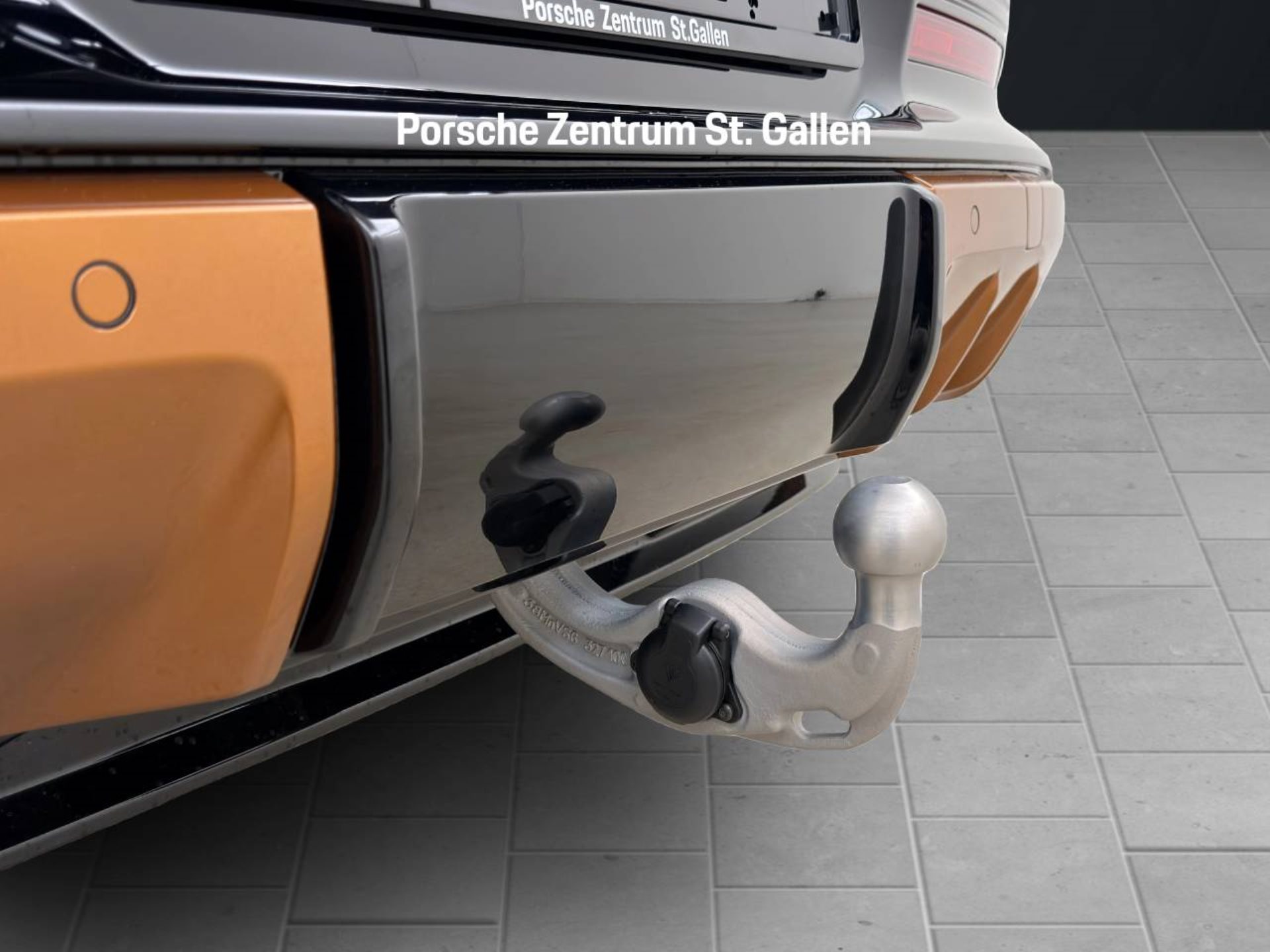 PORSCHE Cayenne Turbo Electric-image-11