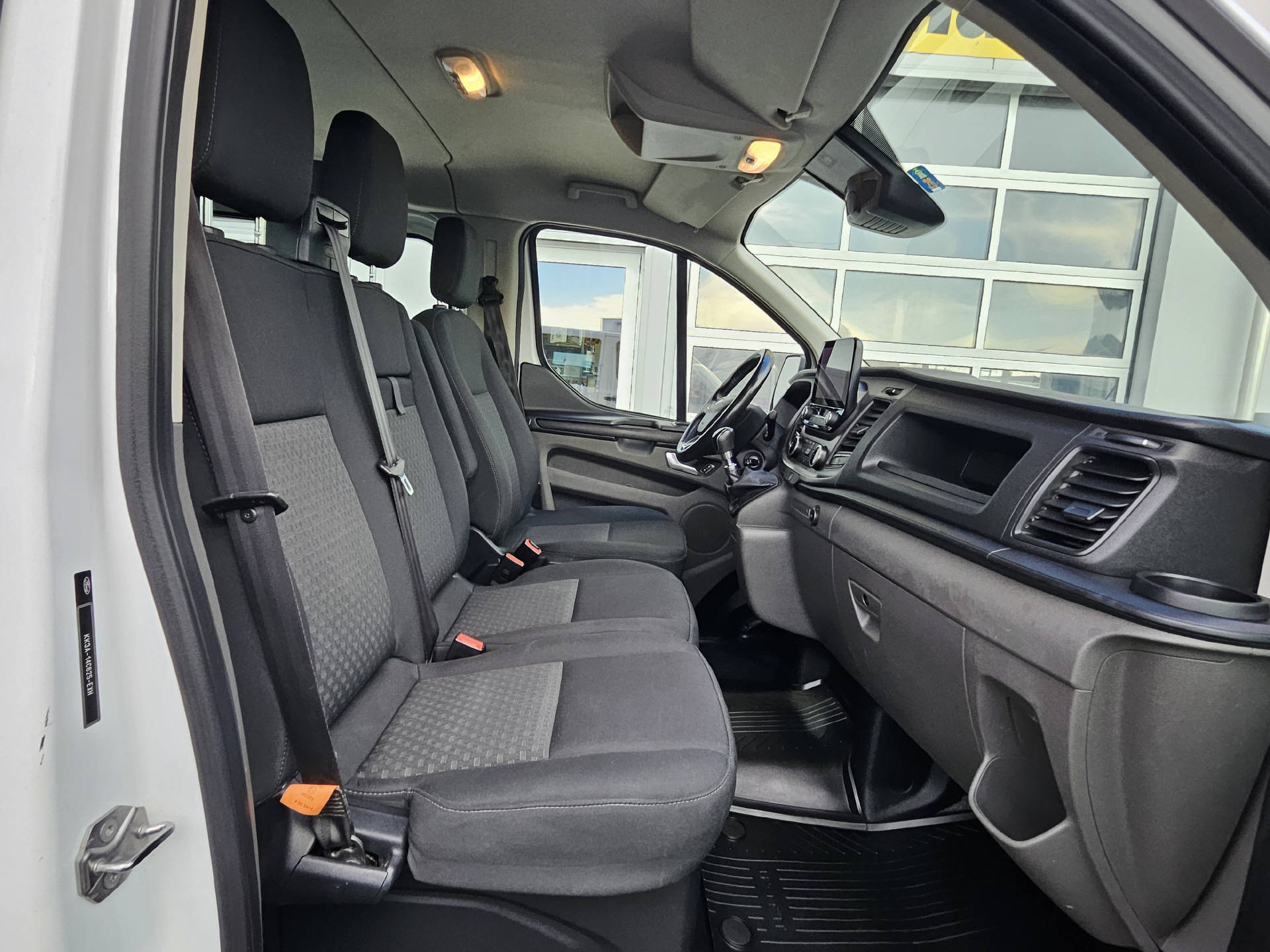 FORD Transit Custom Van 300 L2 2.0 TDCi 130 Trend-image-13