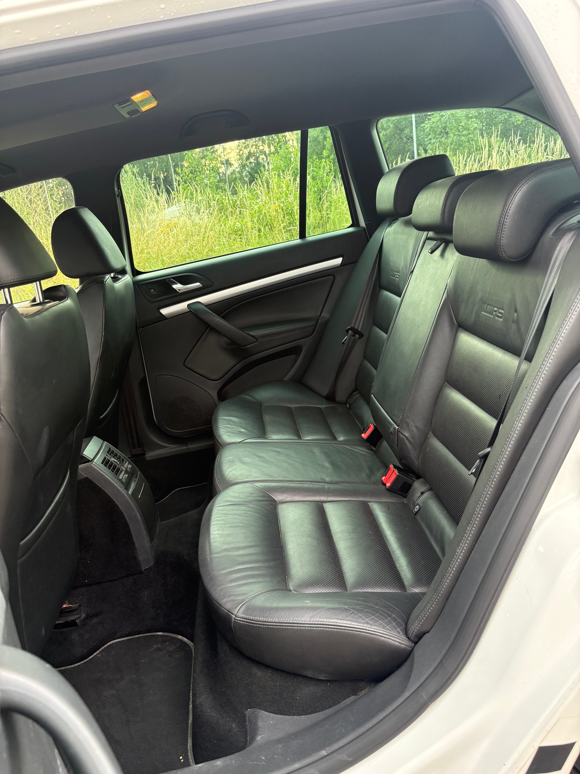 SKODA Octavia Combi 2.0 TSI RS-image-10