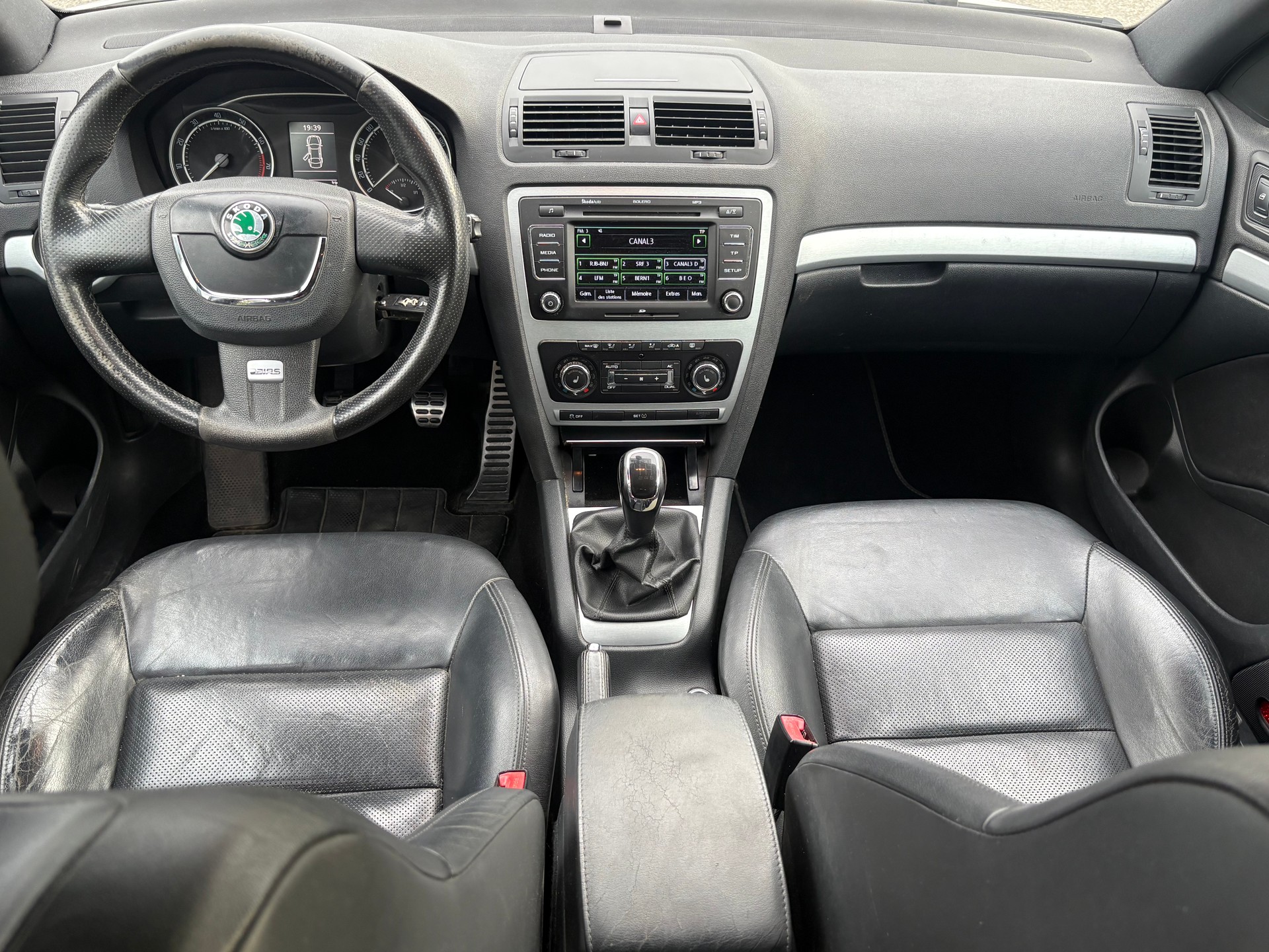 SKODA Octavia Combi 2.0 TSI RS-image-11