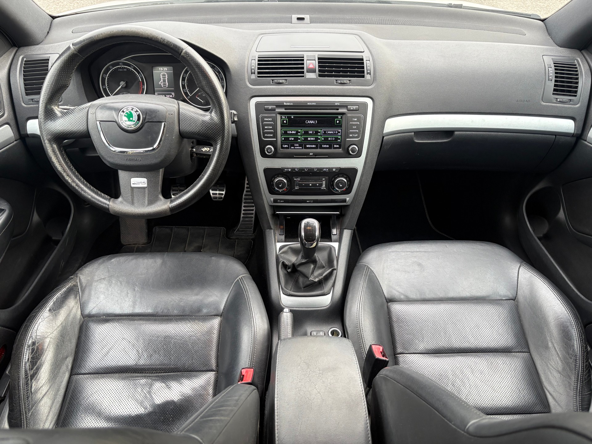 SKODA Octavia Combi 2.0 TSI RS-image-8