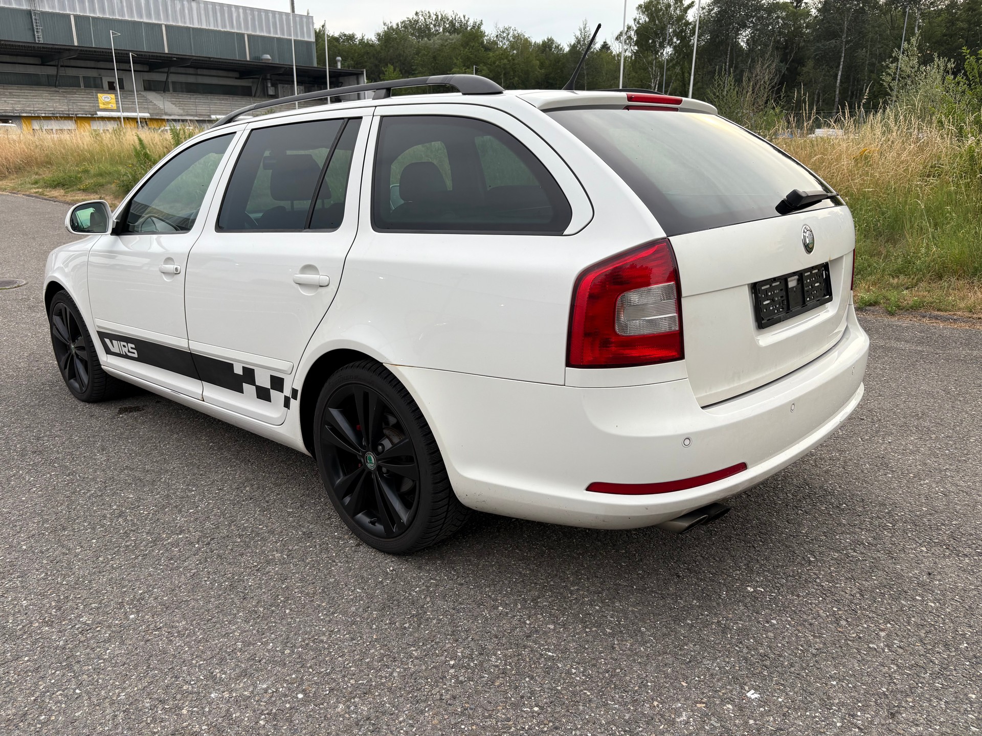 SKODA Octavia Combi 2.0 TSI RS-image-5