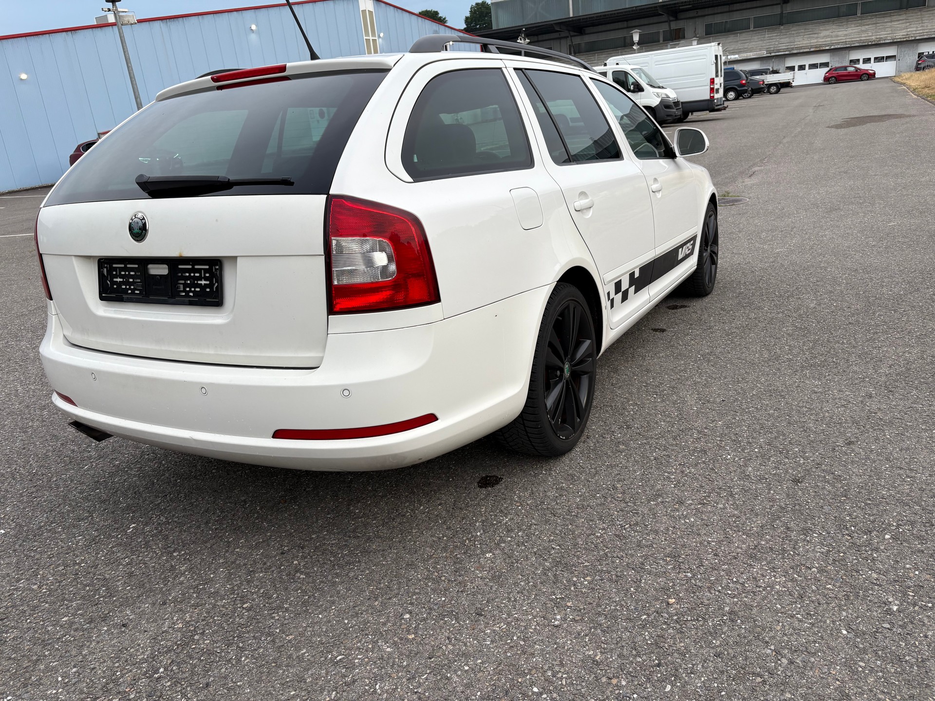 SKODA Octavia Combi 2.0 TSI RS-image-4