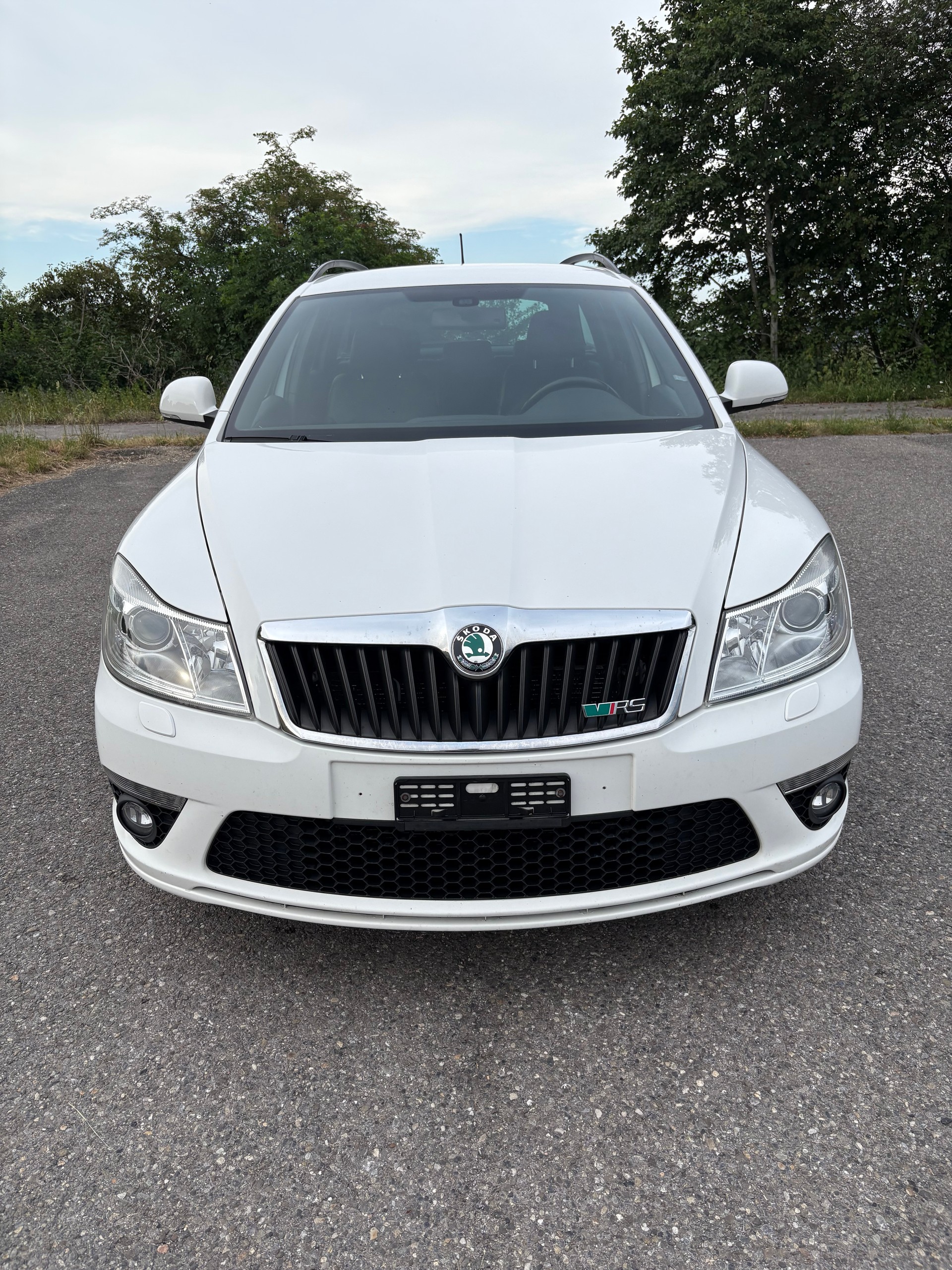 SKODA Octavia Combi 2.0 TSI RS-image-2