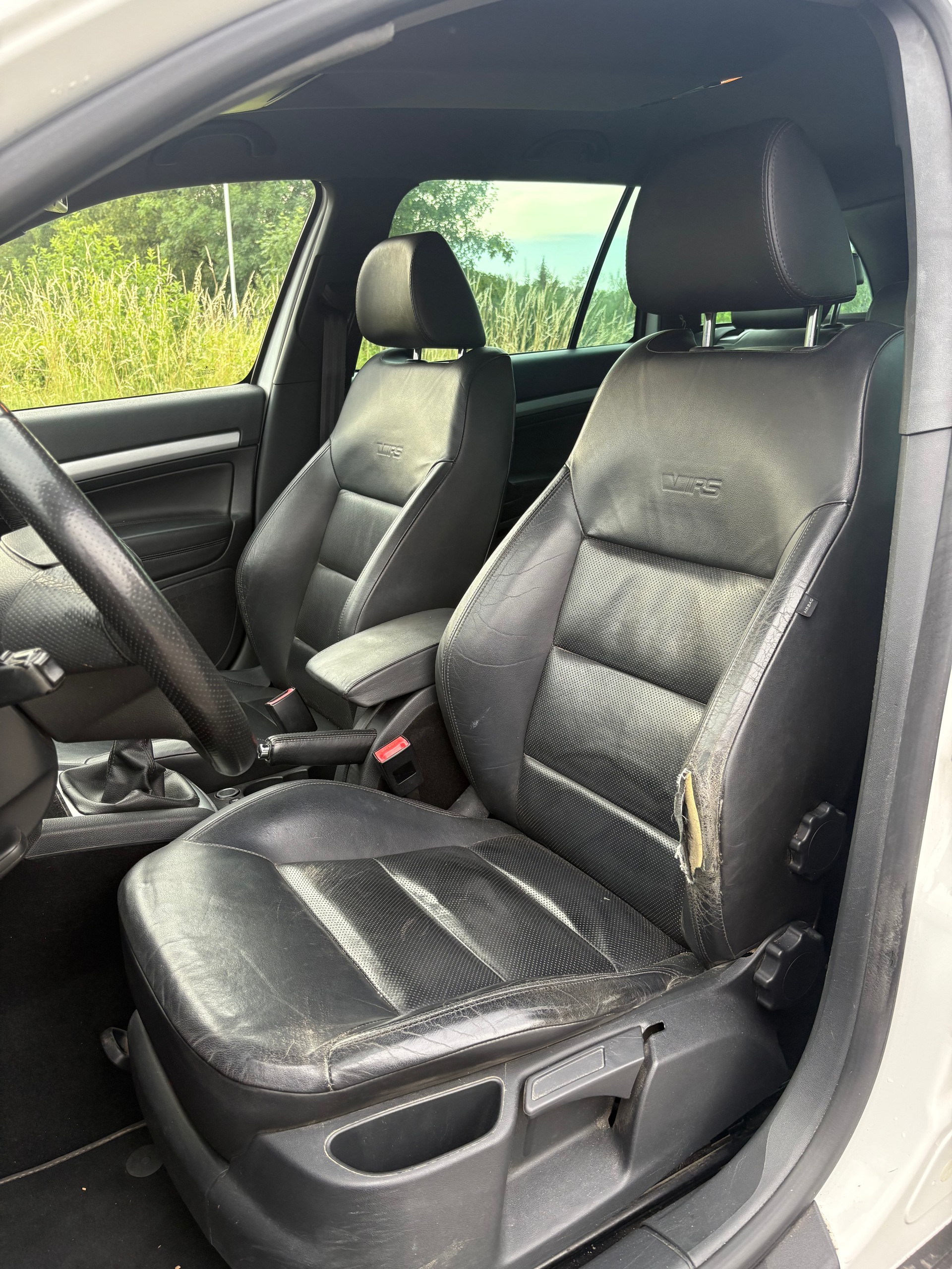 SKODA Octavia Combi 2.0 TSI RS-image-9