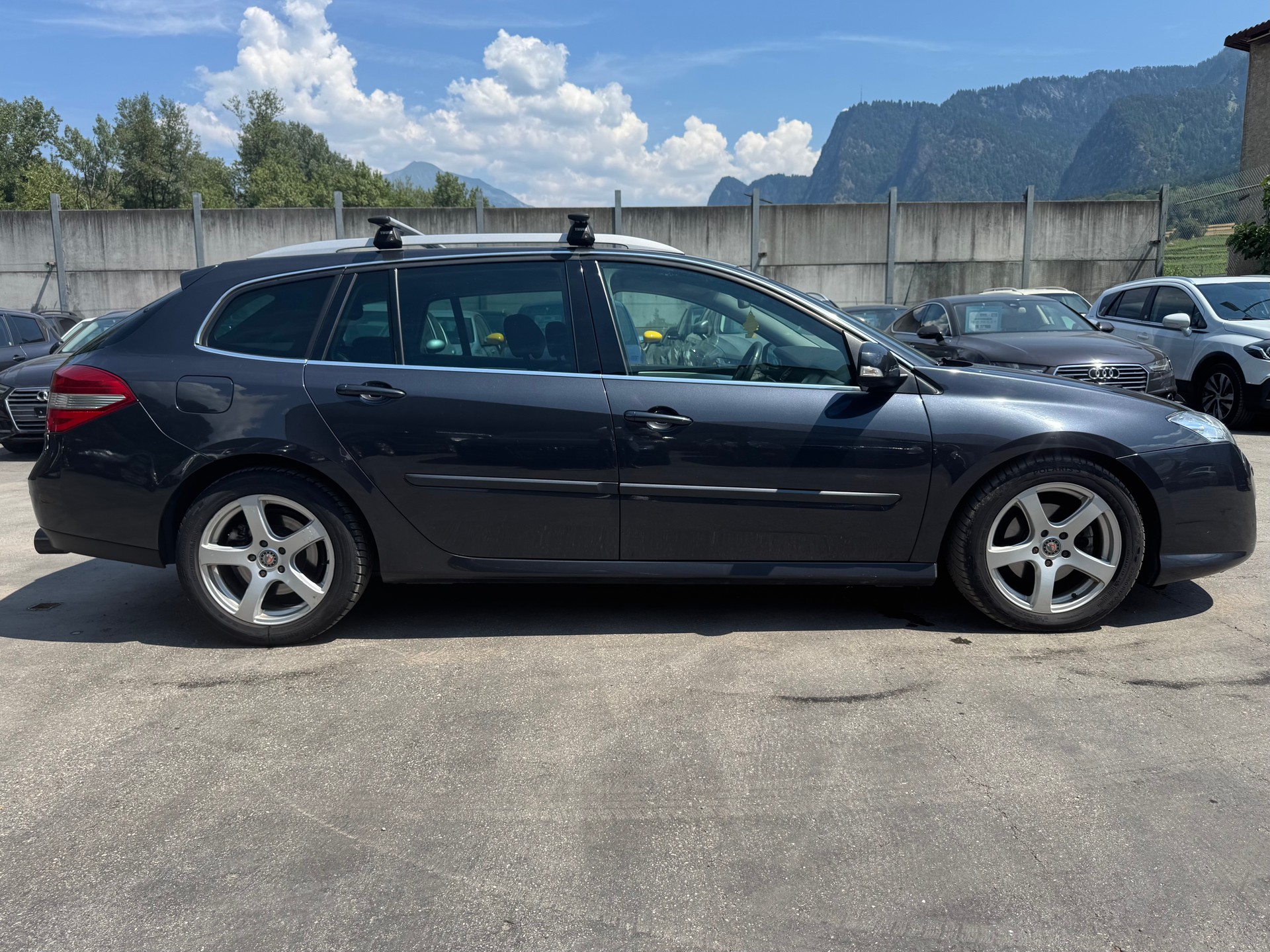 RENAULT Laguna Grandtour 2.0 16V T Dynamique Automatic-image-2