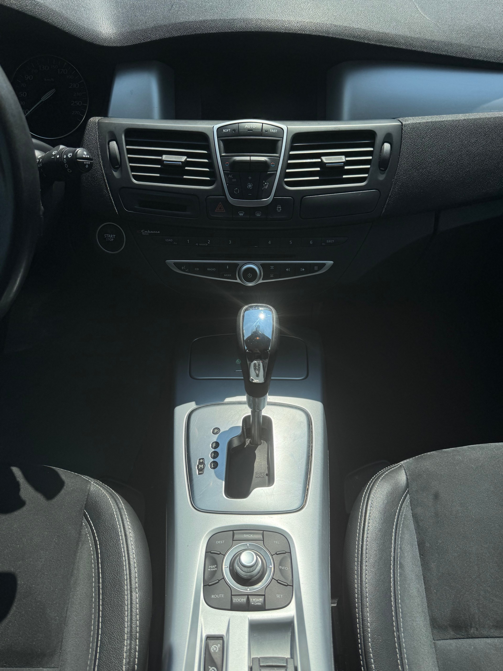 RENAULT Laguna Grandtour 2.0 16V T Dynamique Automatic-image-13