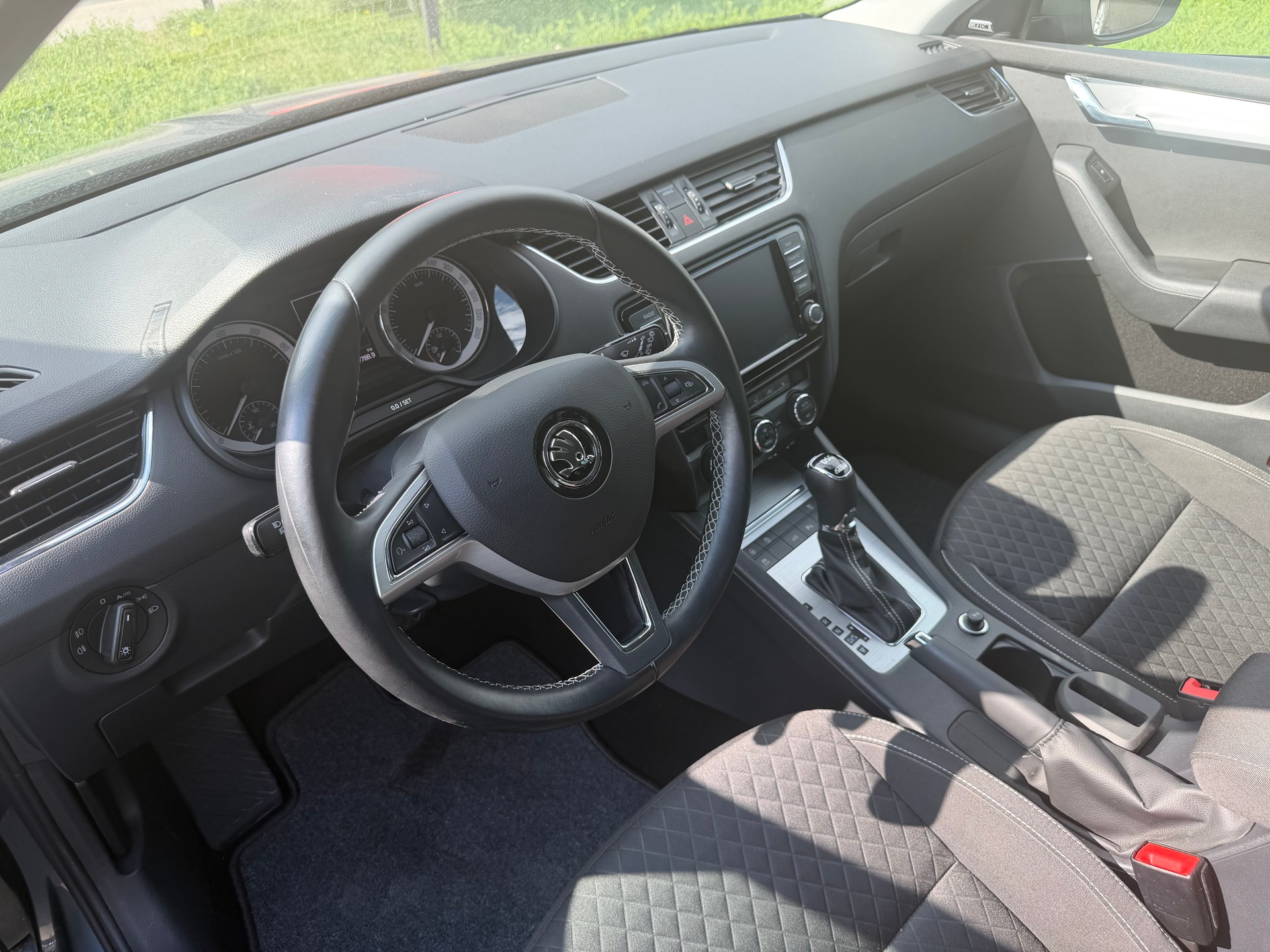 SKODA Octavia Combi 1.8 TSI Ambition 4x4 DSG-image-3