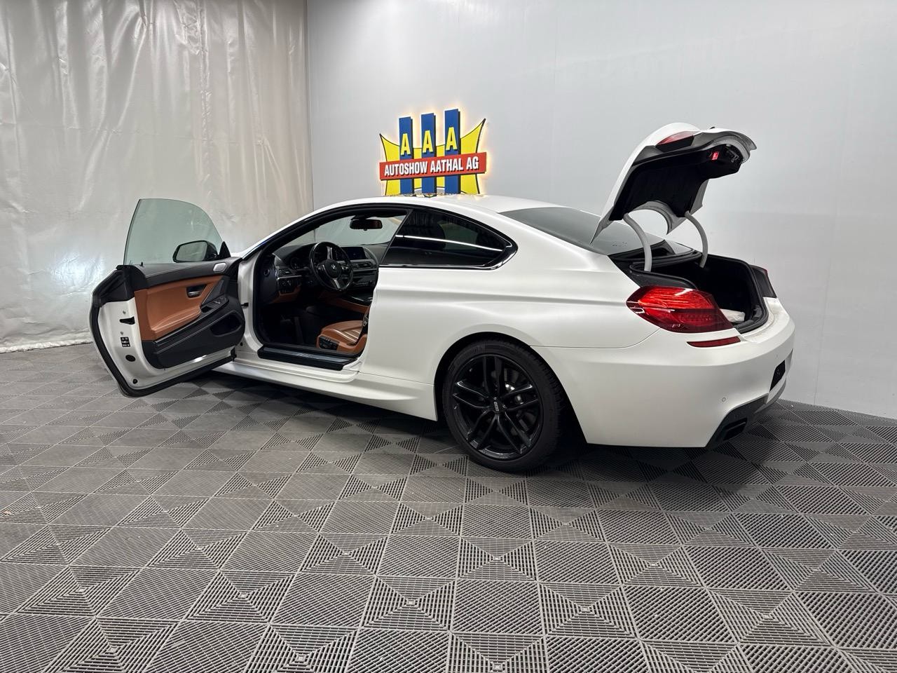 BMW 650i Coupé xDrive-image-13