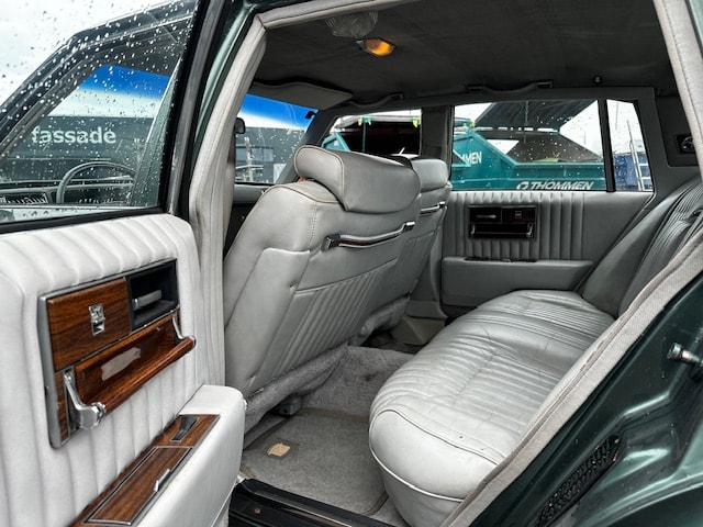 CADILLAC SEVILLE-image-4