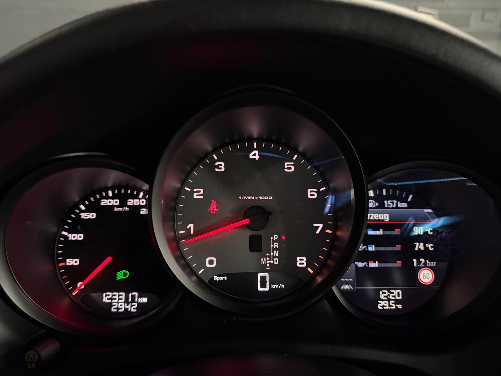 PORSCHE Macan S Limited White&Black Performance PDK 2Jahre Garantie-image-23
