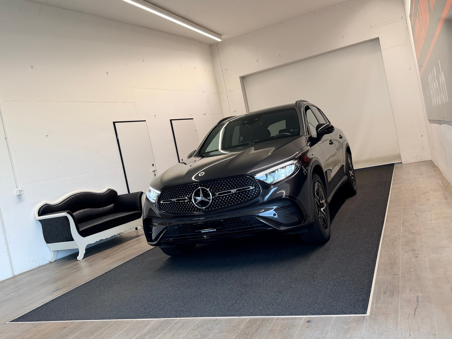 MERCEDES-BENZ GLC 300 d 4Matic 9G-Tronic-image-2