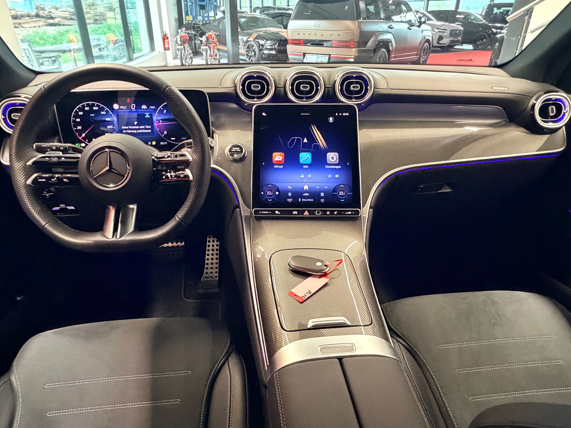 MERCEDES-BENZ GLC 300 d 4Matic 9G-Tronic-image-16