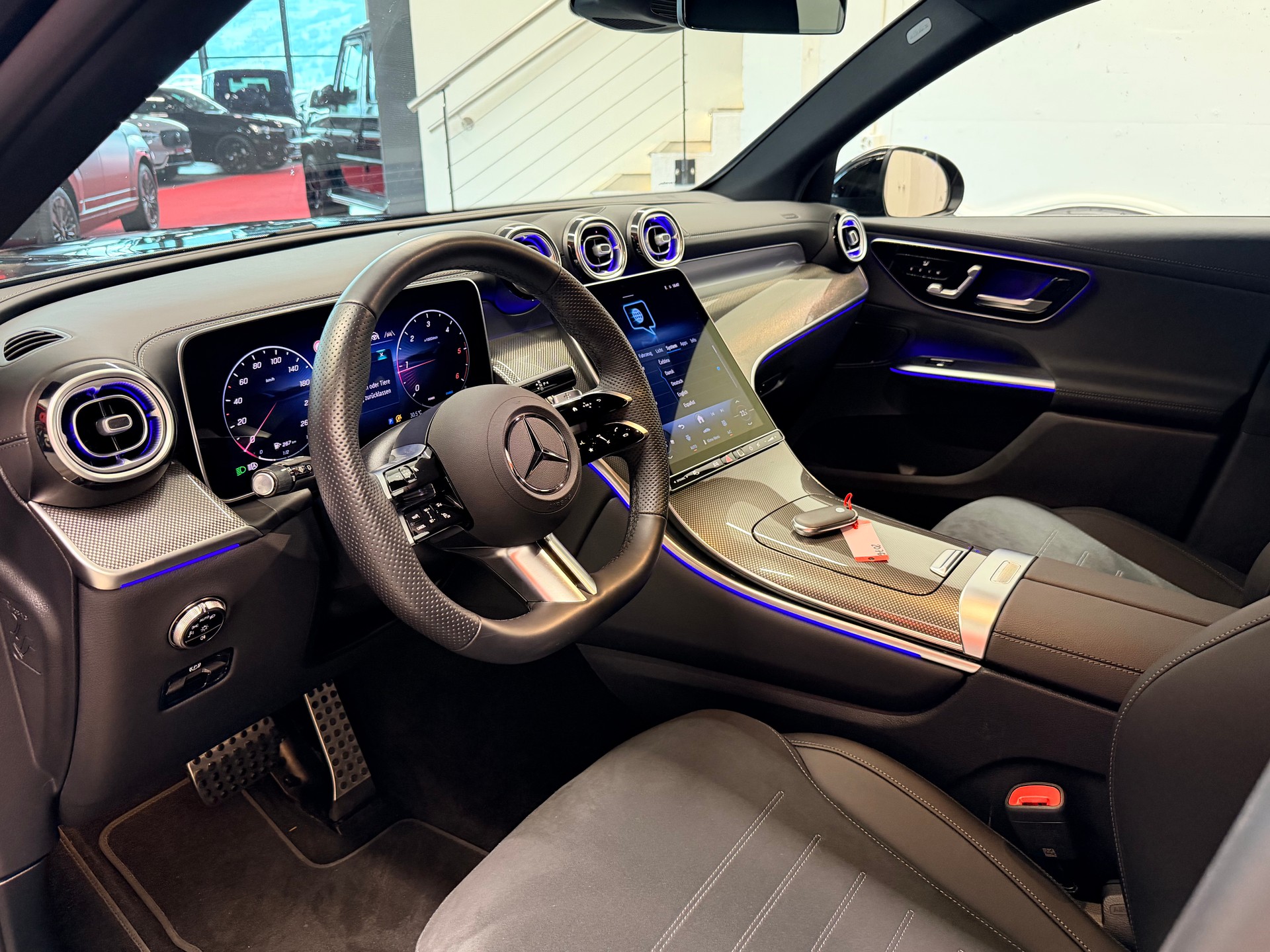 MERCEDES-BENZ GLC 300 d 4Matic 9G-Tronic-image-11