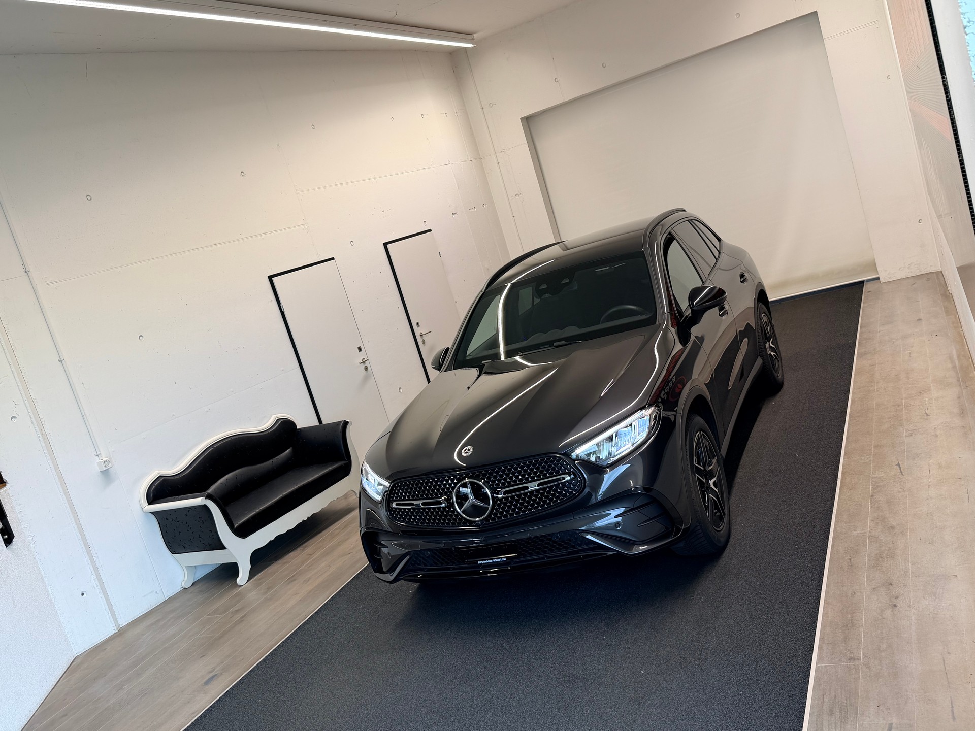 MERCEDES-BENZ GLC 300 d 4Matic 9G-Tronic-image-3