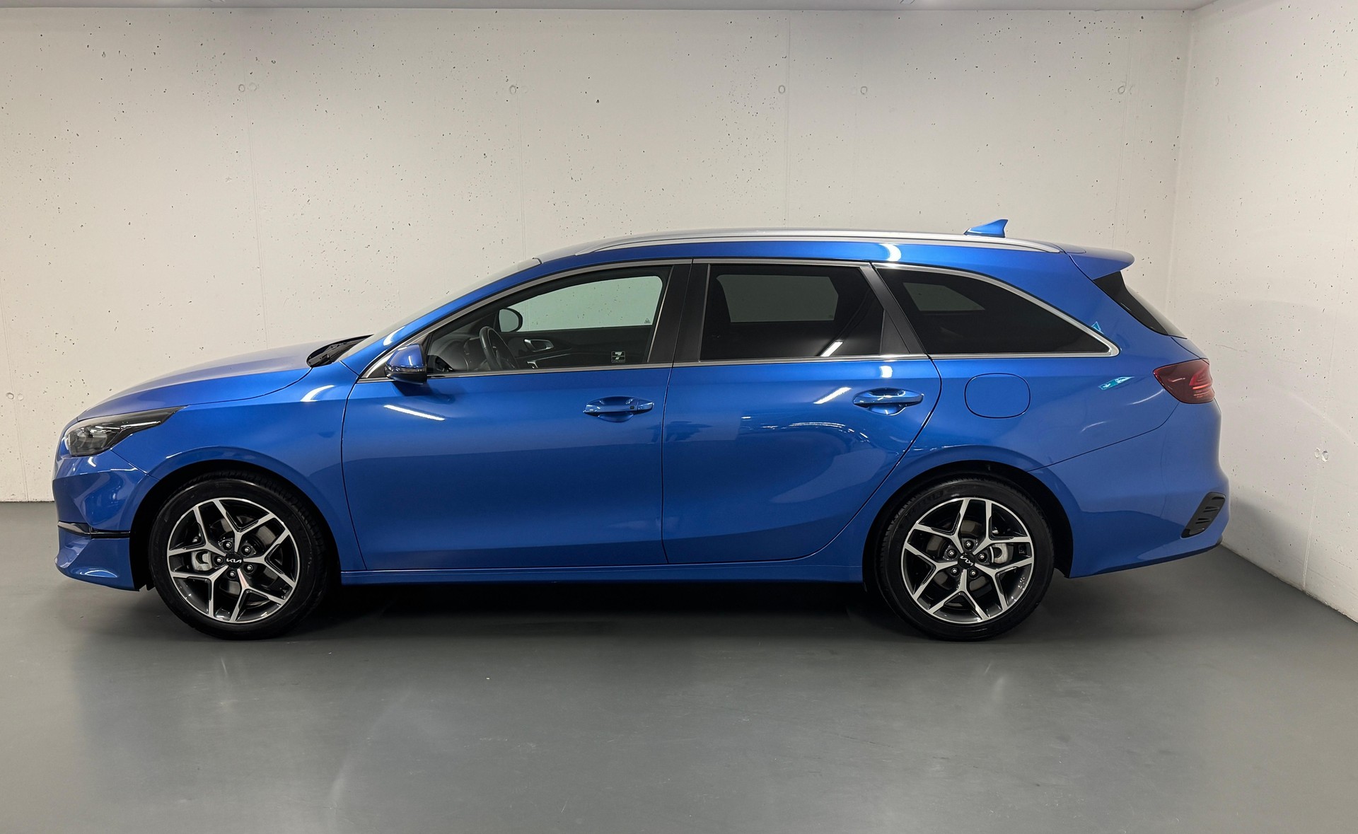 KIA Ceed SW 1.5 T-GDi MHEV Power-image-5