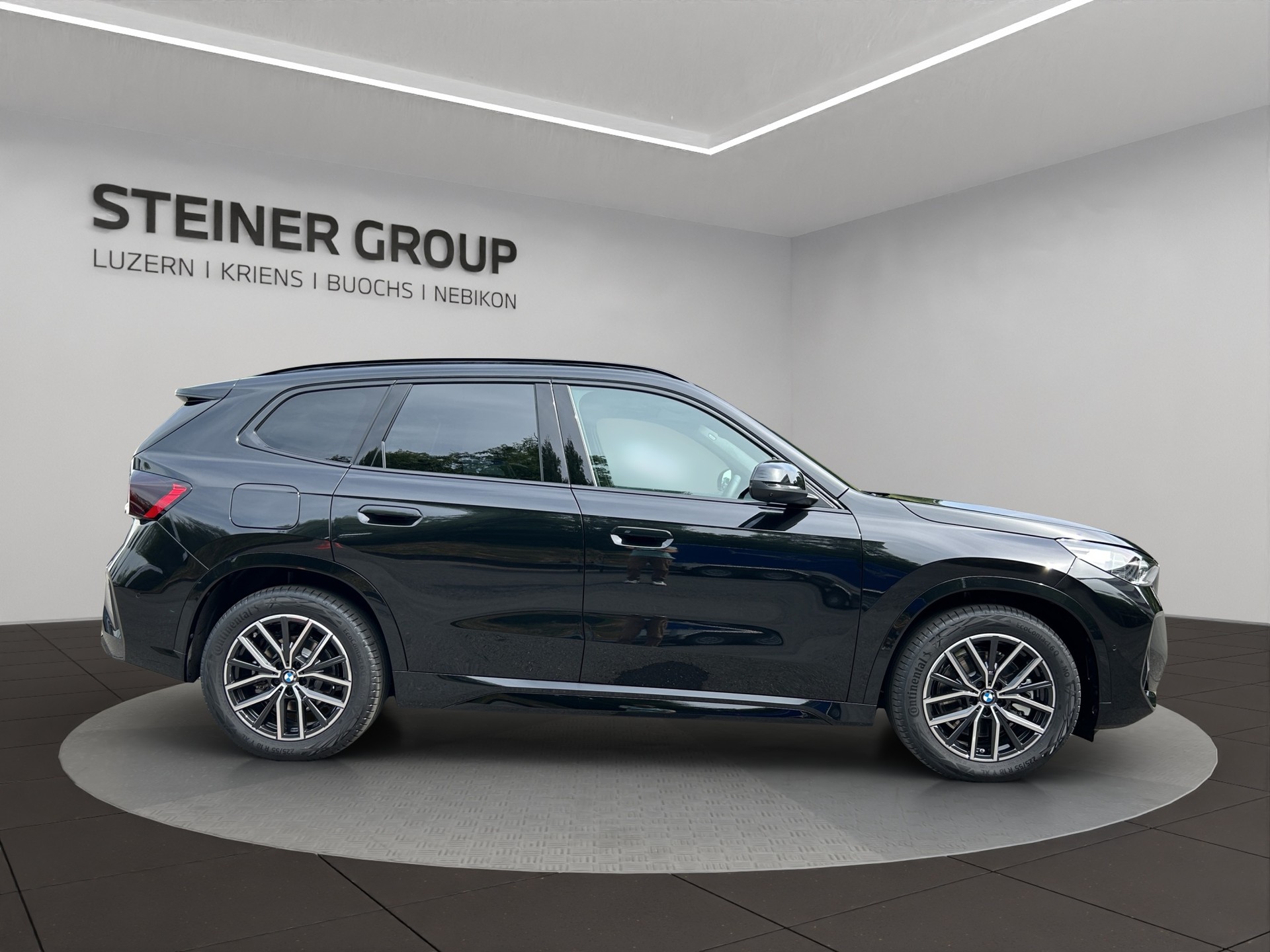 BMW X1 xDrive 30e M Sport-showroom-element-3
