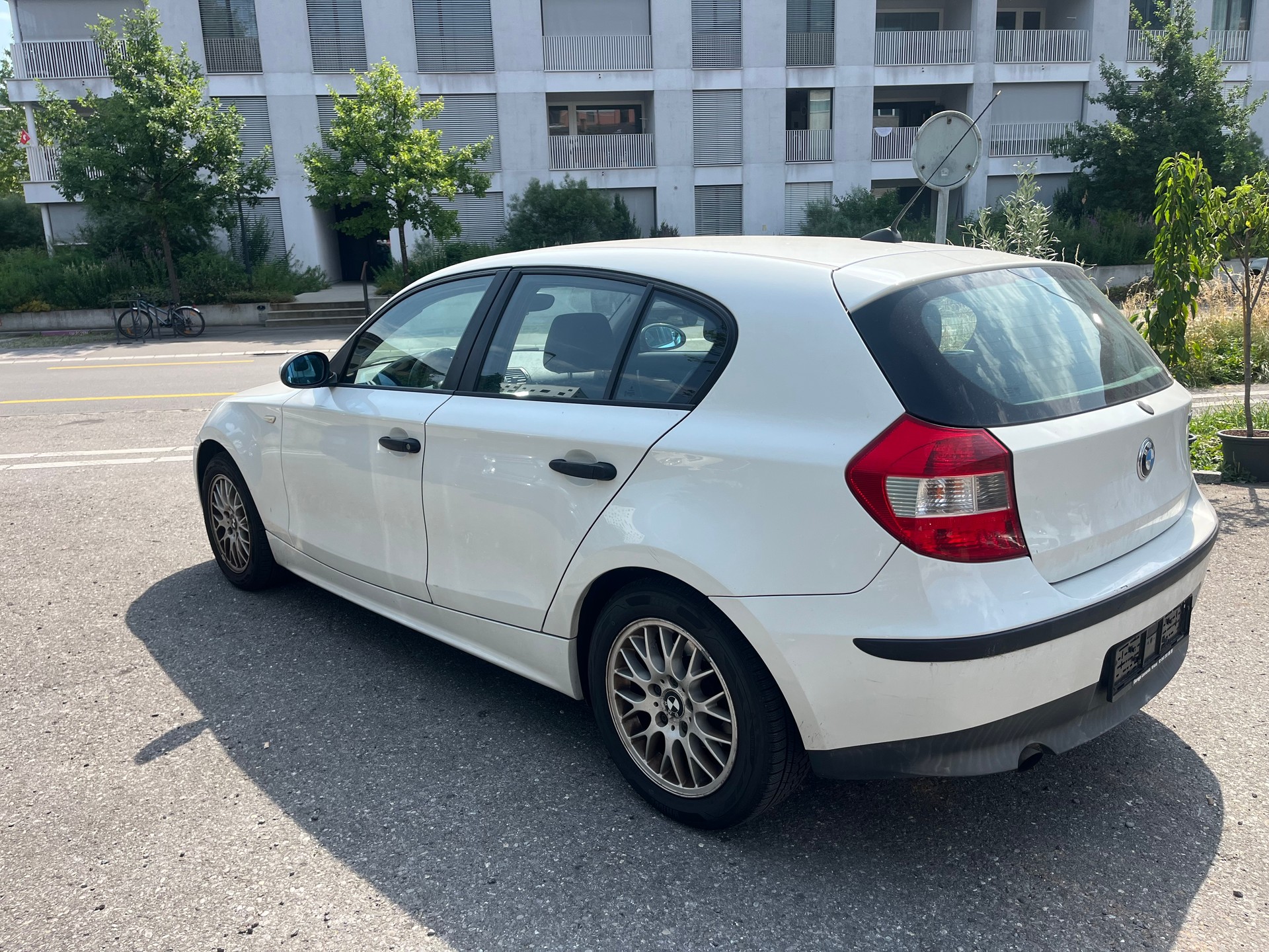 BMW 116i-image-2