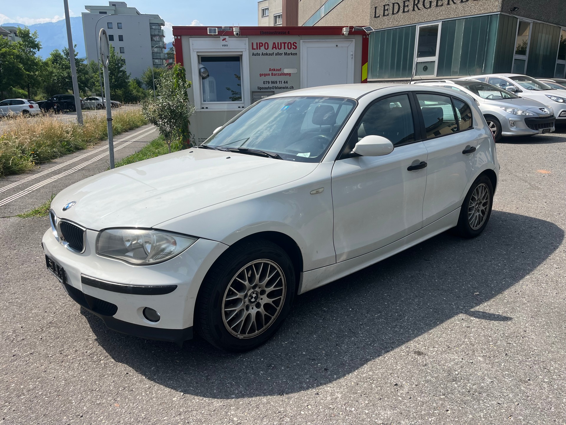 BMW 116i-image-1