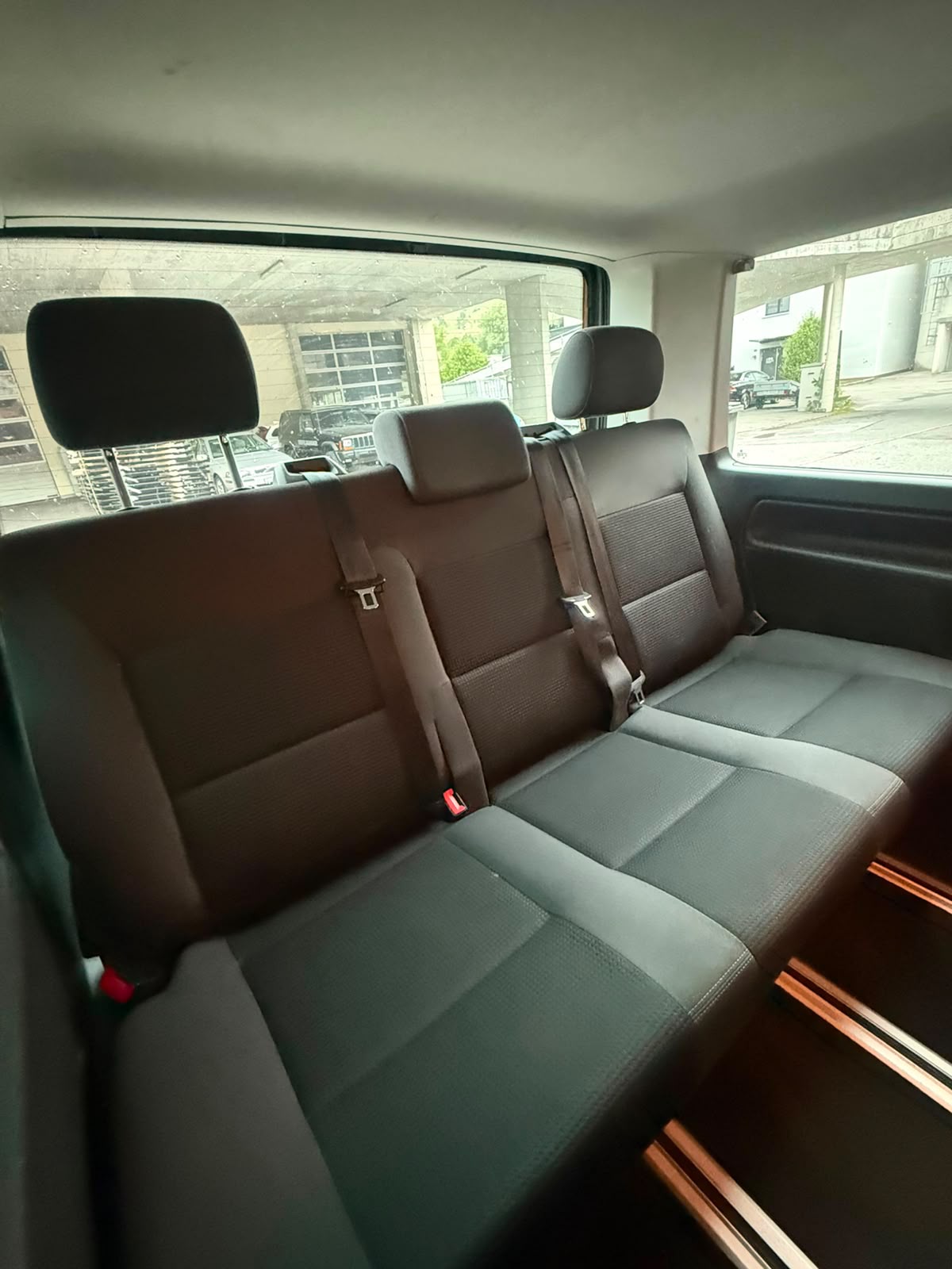 VW T5 Multivan 2.0 TDI CR Comfortline Edition 25-image-6