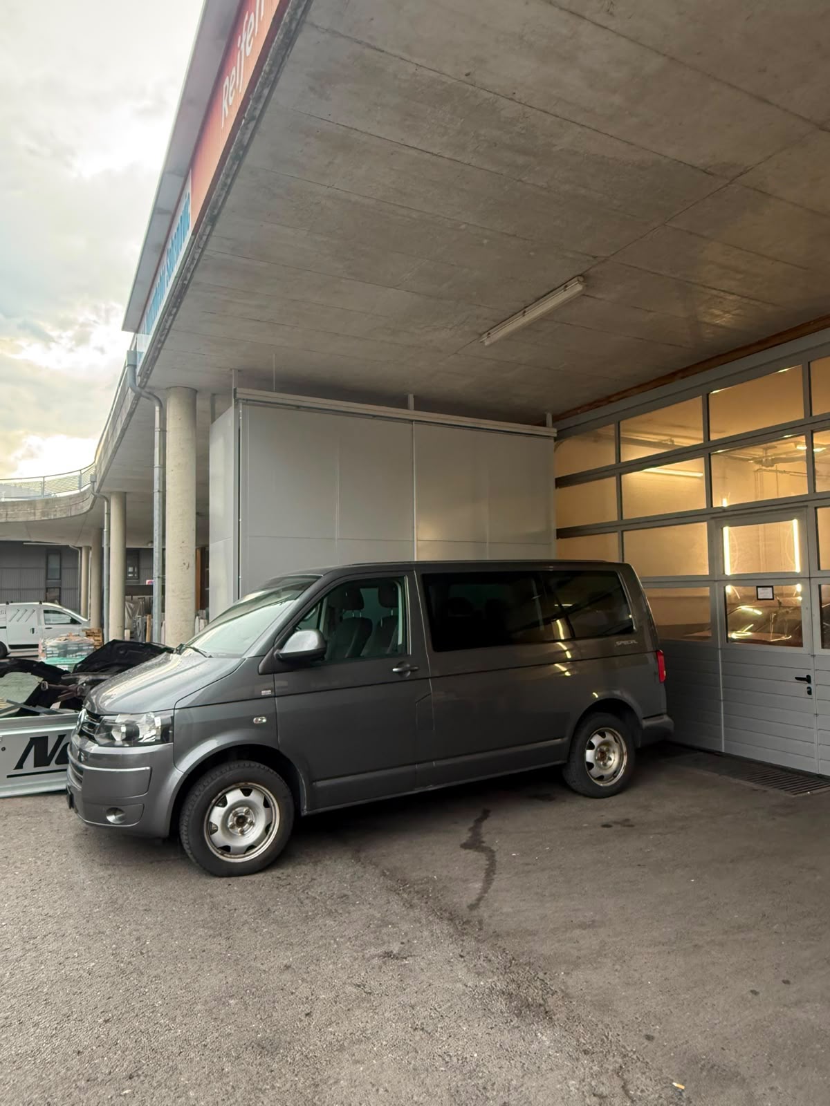 VW T5 Multivan 2.0 TDI CR Comfortline Edition 25-image-1