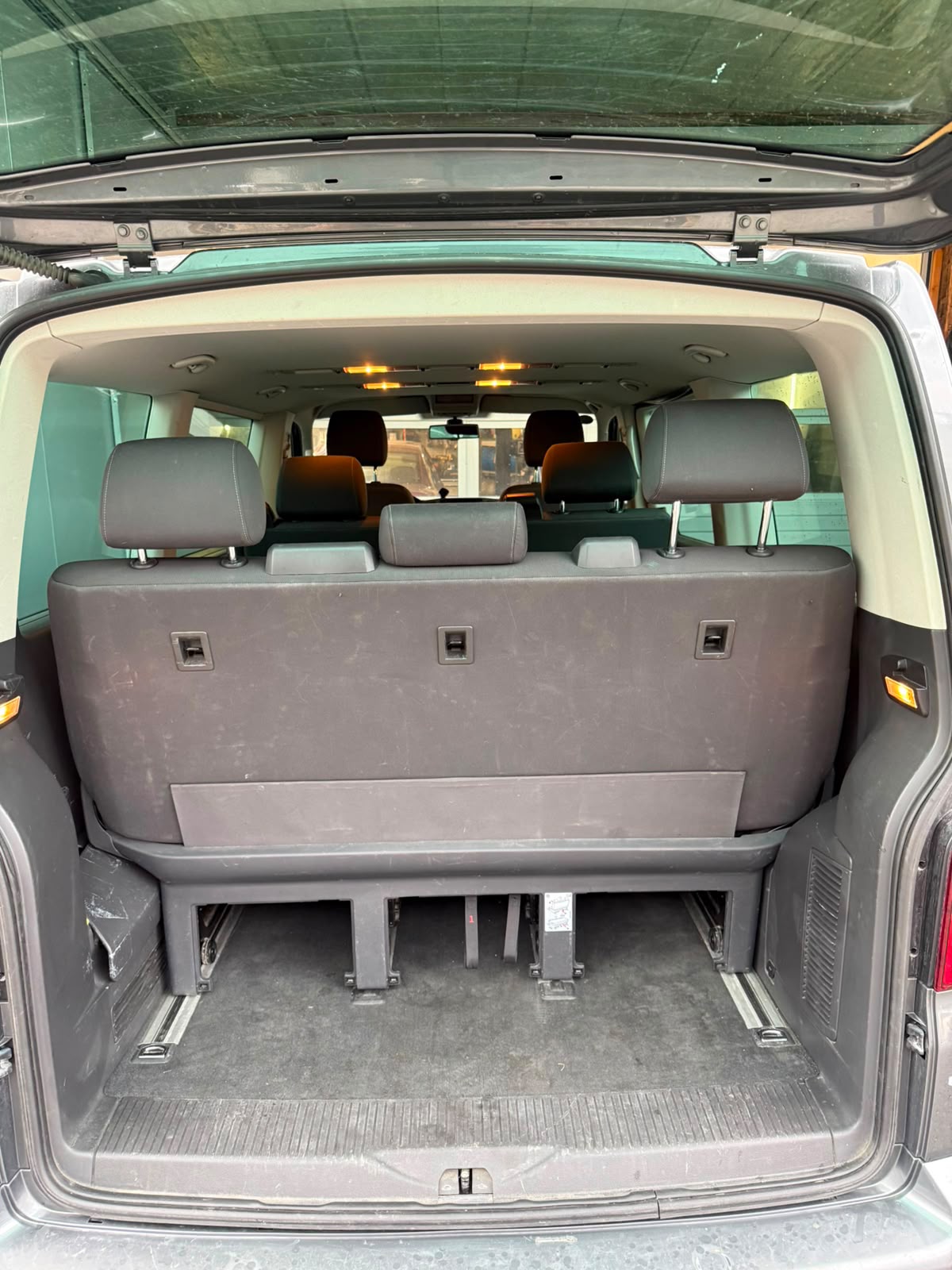 VW T5 Multivan 2.0 TDI CR Comfortline Edition 25-image-7