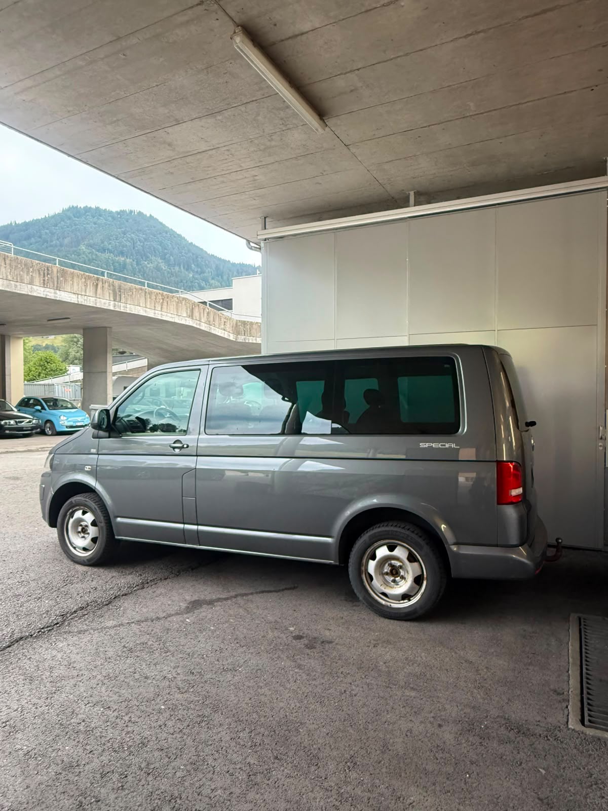 VW T5 Multivan 2.0 TDI CR Comfortline Edition 25-image-2
