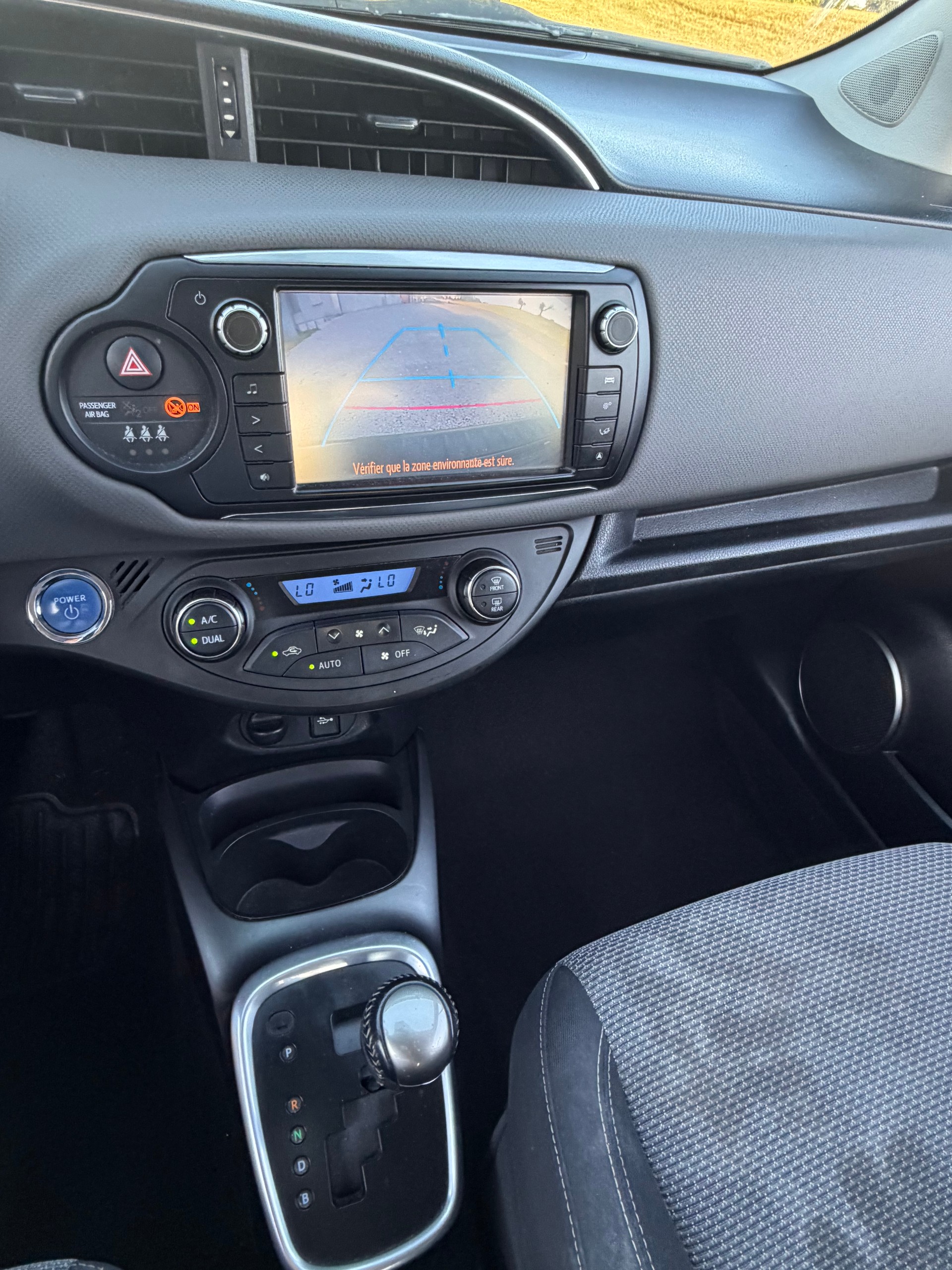TOYOTA Yaris 1.5 VVT-i Hybrid Luna e-CVT-image-10