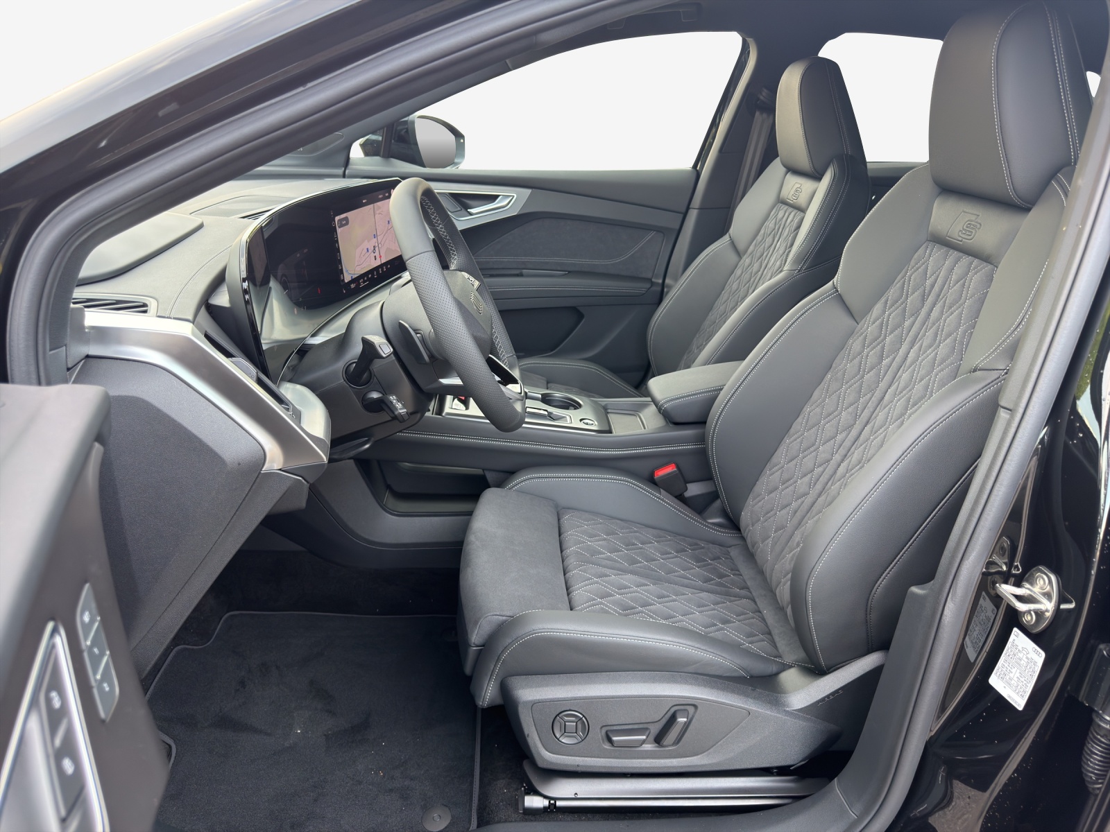 AUDI Q4 Sportback e-tron quattro performance Swiss Ski-image-7